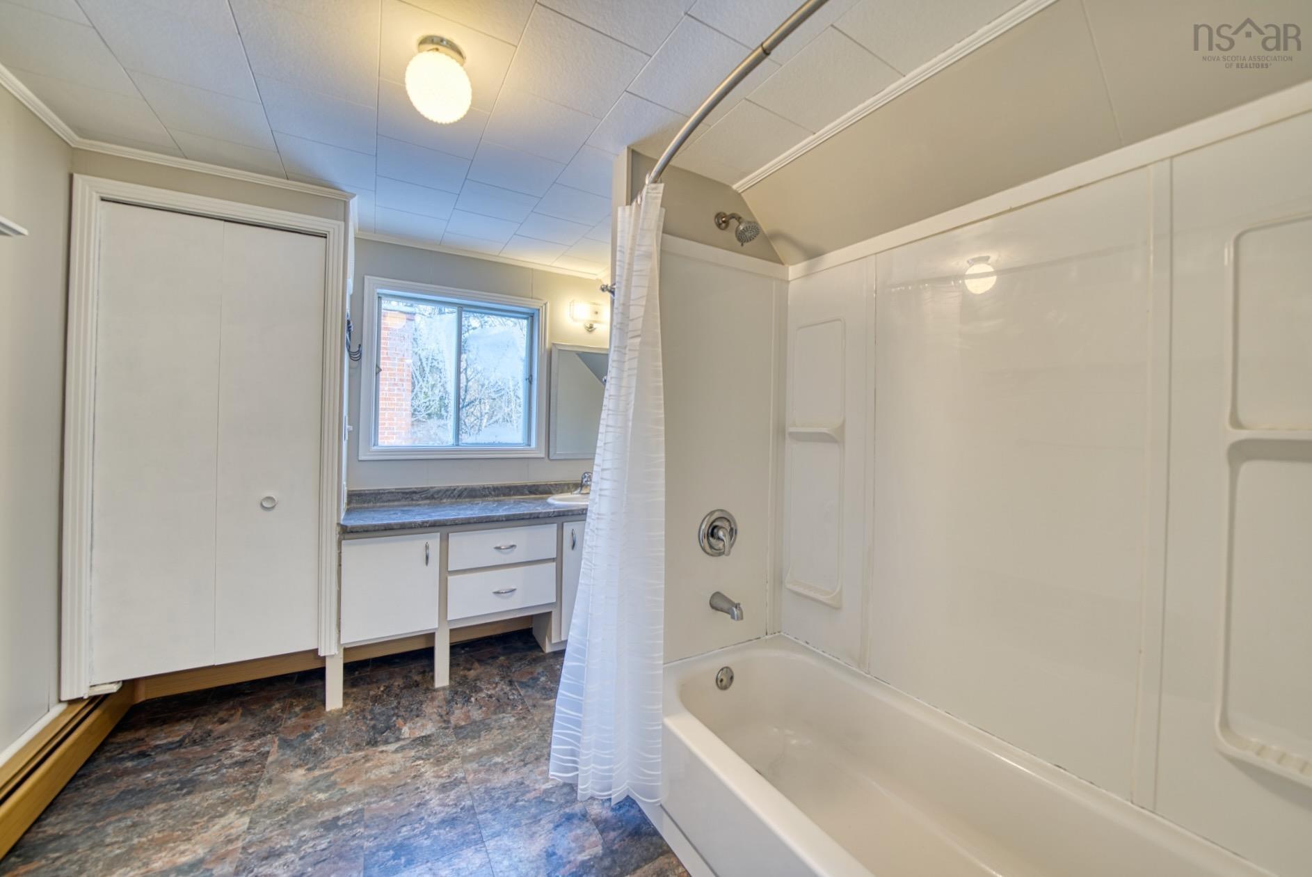 $369,000.00: 20 Pine Street, Bridgewater