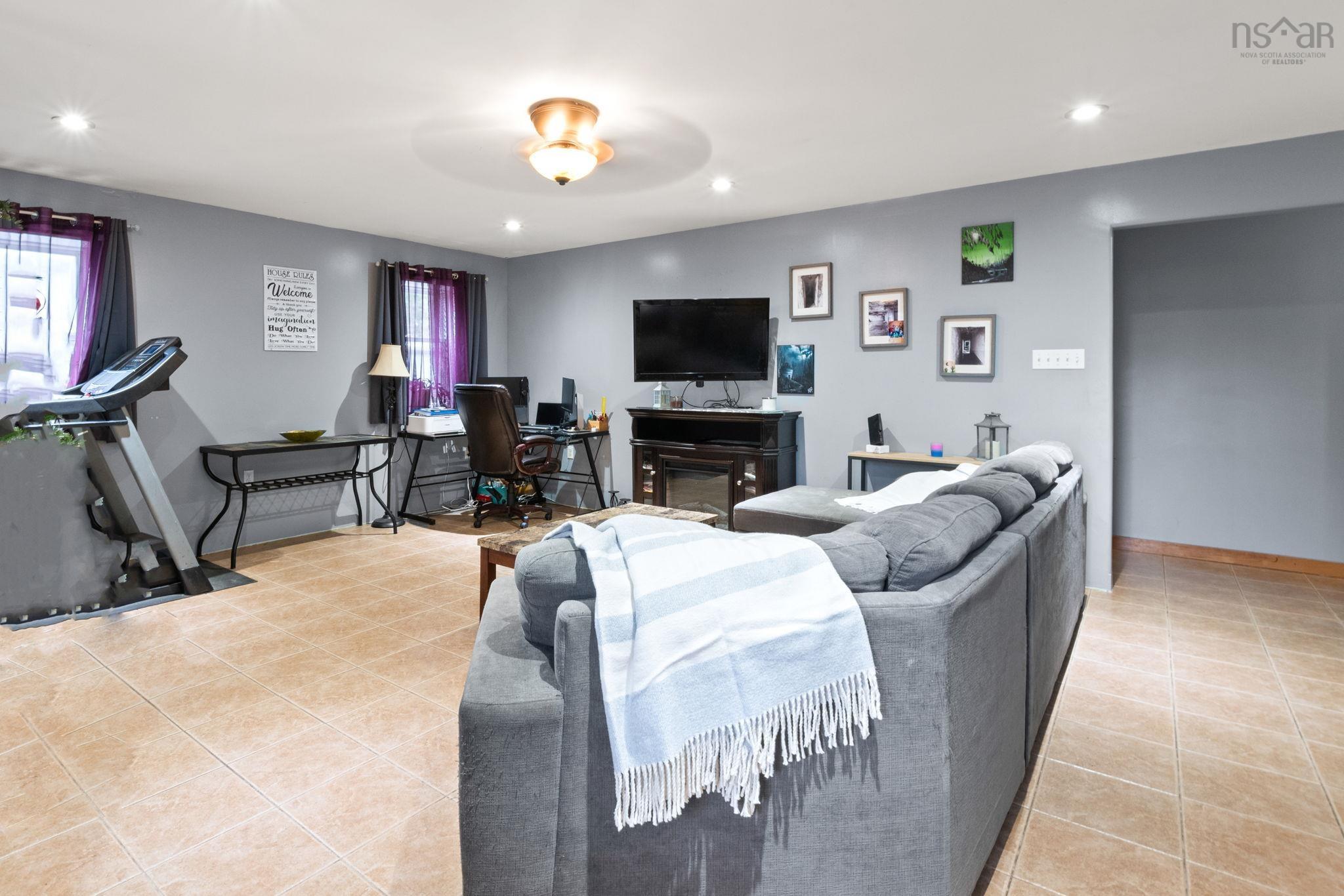 $574,900.00: 26 Willies Lane, Fox Point