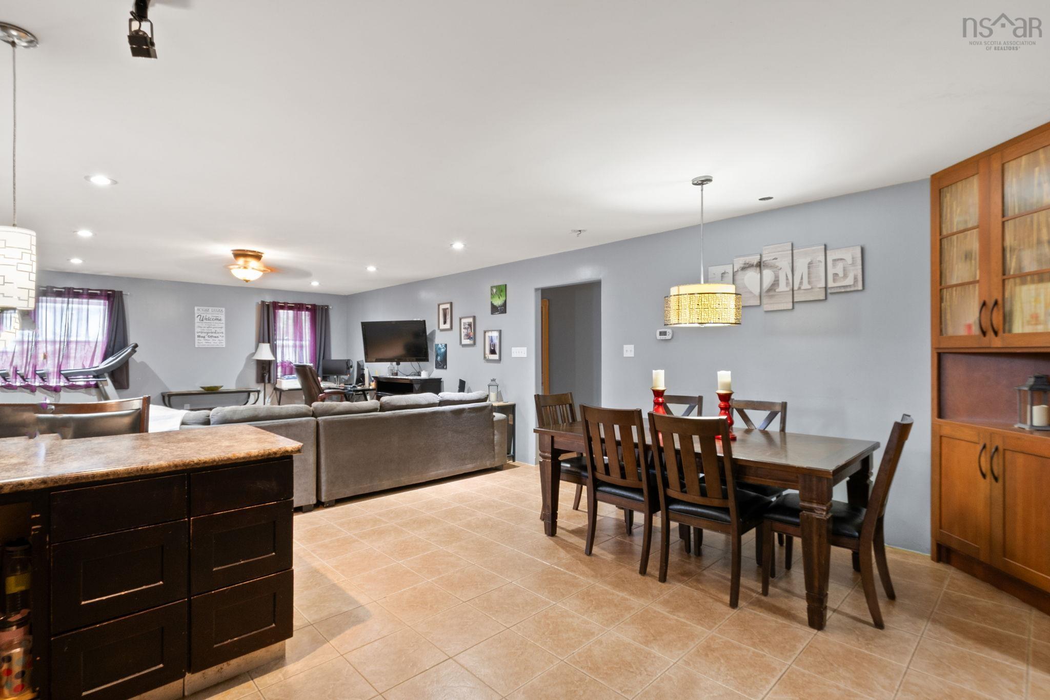 $574,900.00: 26 Willies Lane, Fox Point