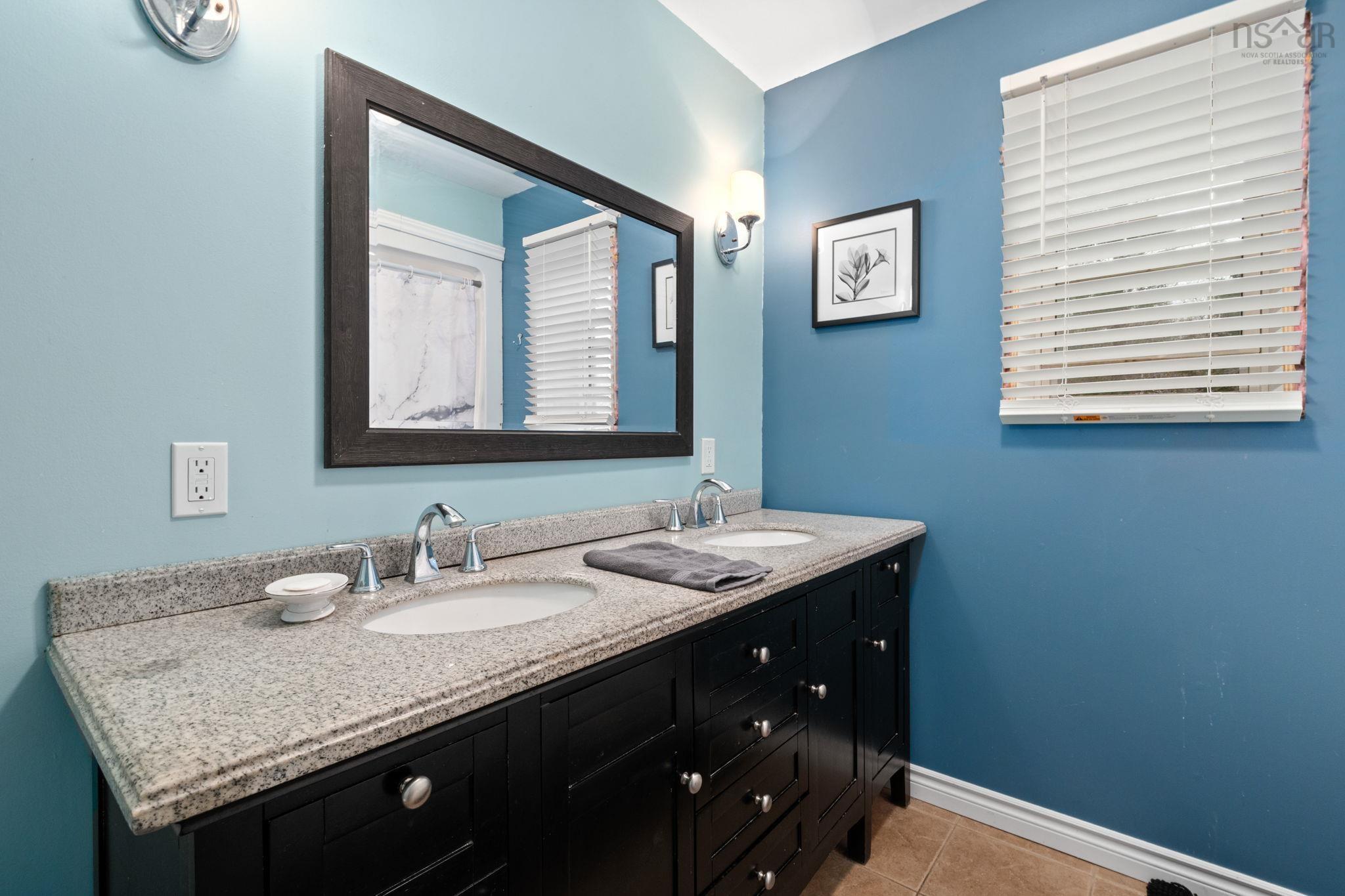 $574,900.00: 26 Willies Lane, Fox Point