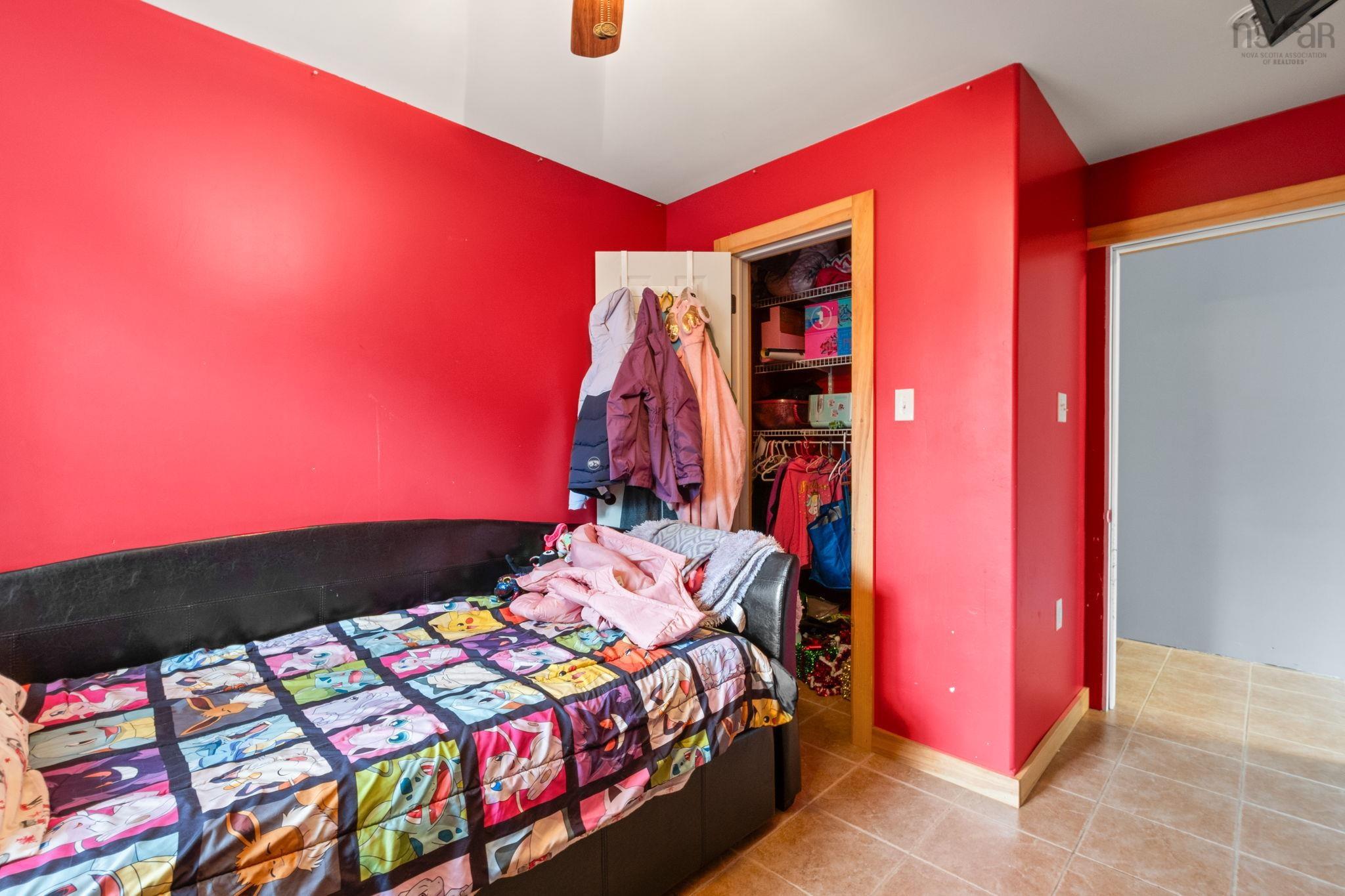 $574,900.00: 26 Willies Lane, Fox Point