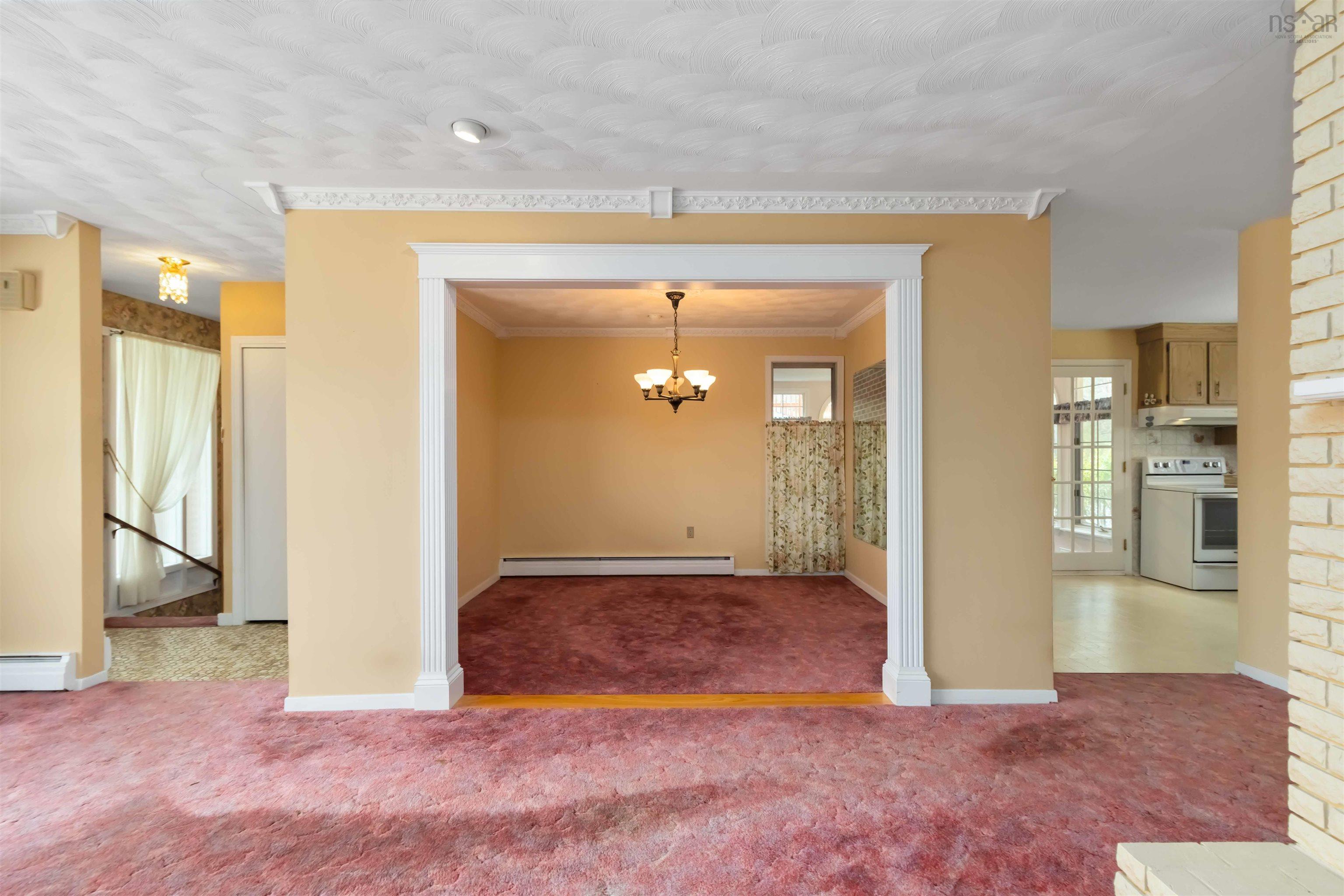 $630,000.00: 71 Woodward Crescent, Halifax