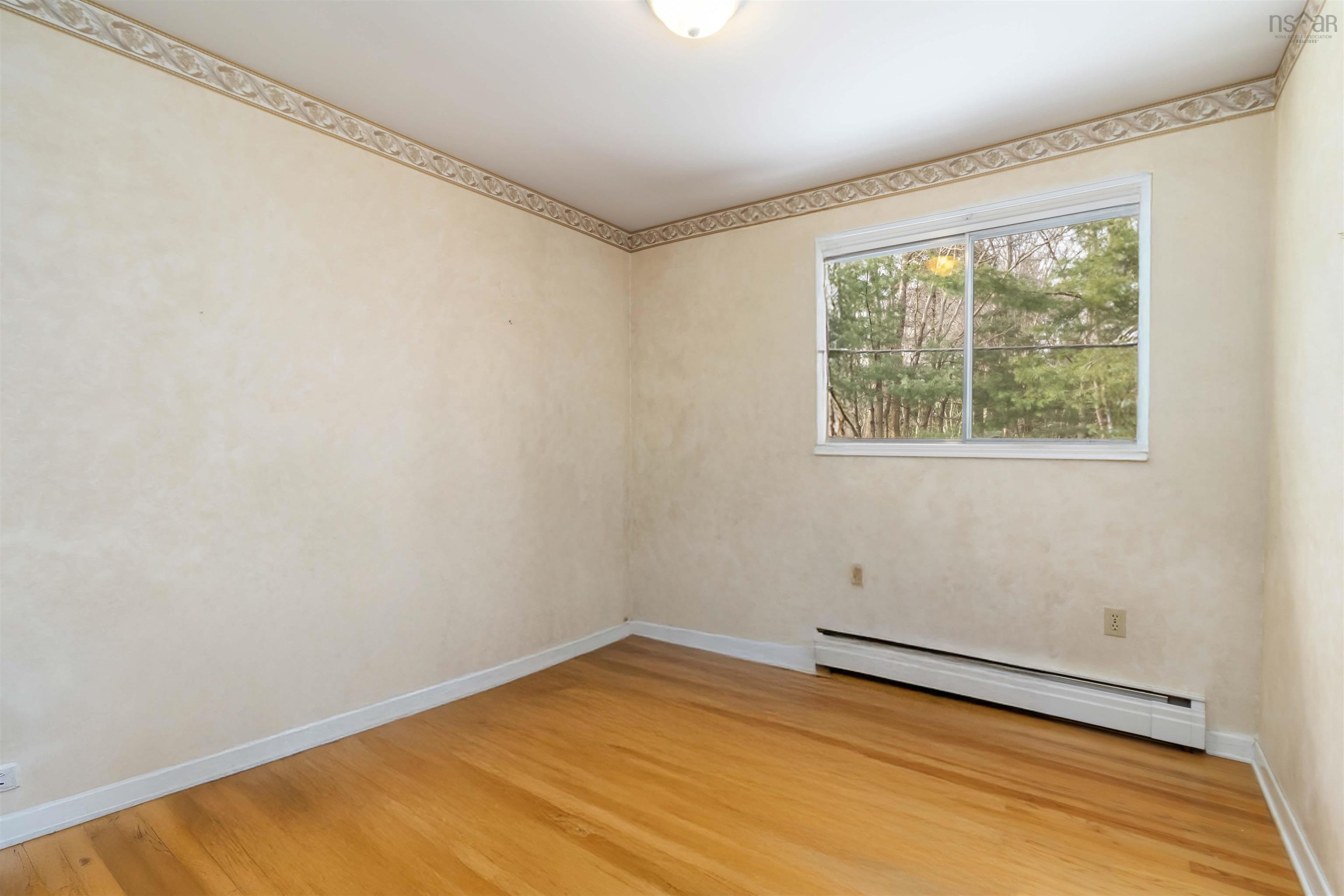 $630,000.00: 71 Woodward Crescent, Halifax