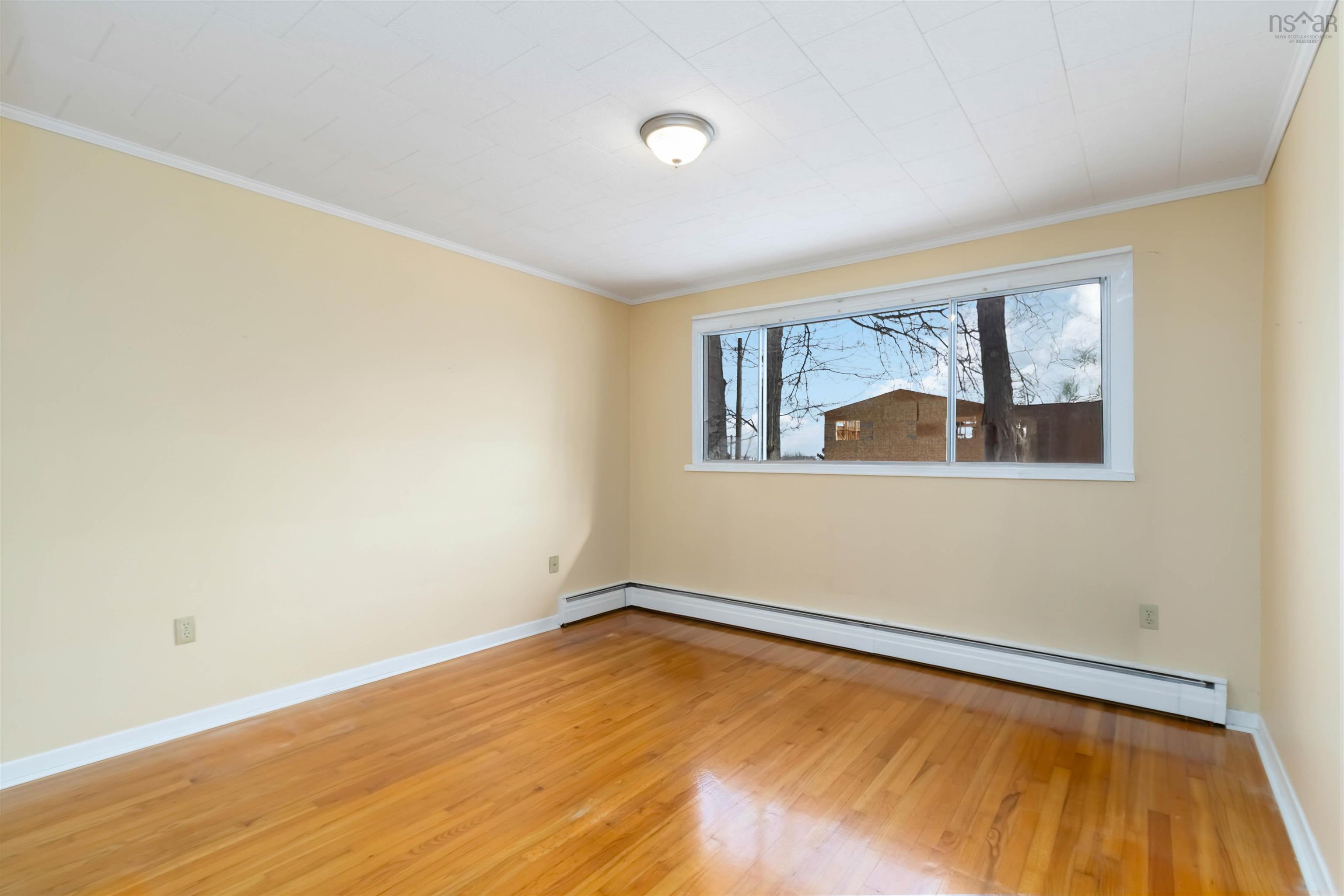 $630,000.00: 71 Woodward Crescent, Halifax