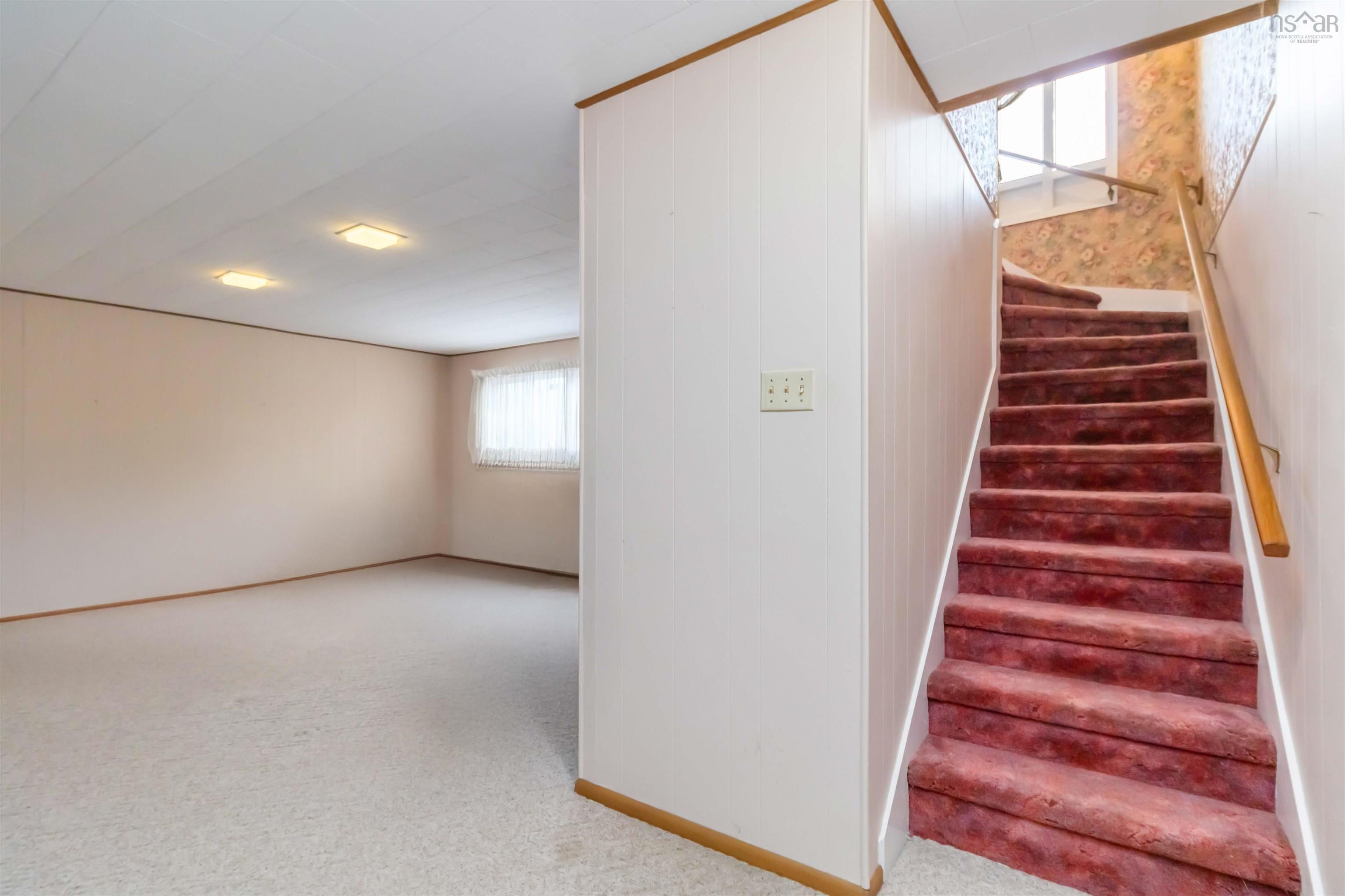 $630,000.00: 71 Woodward Crescent, Halifax