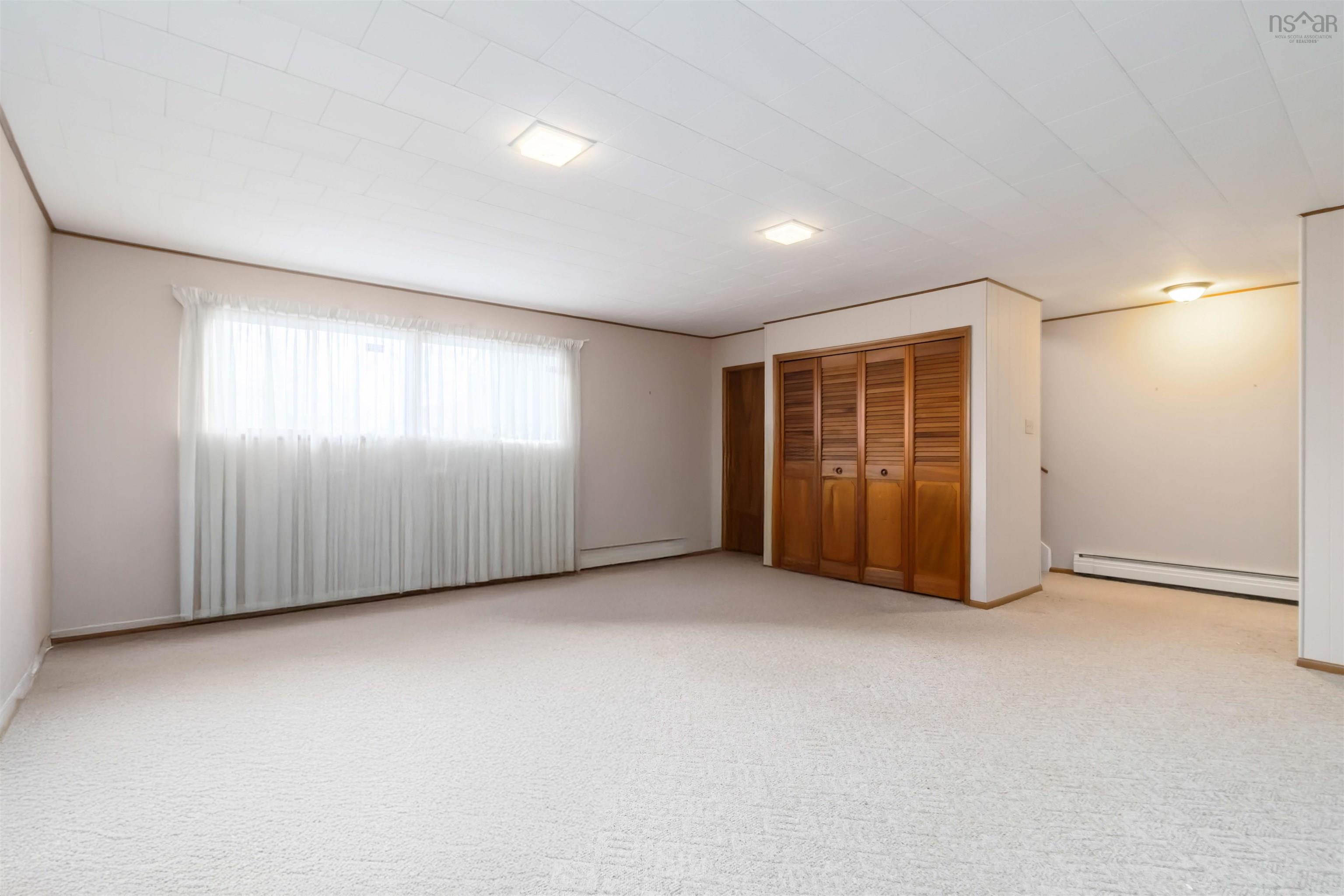 $630,000.00: 71 Woodward Crescent, Halifax