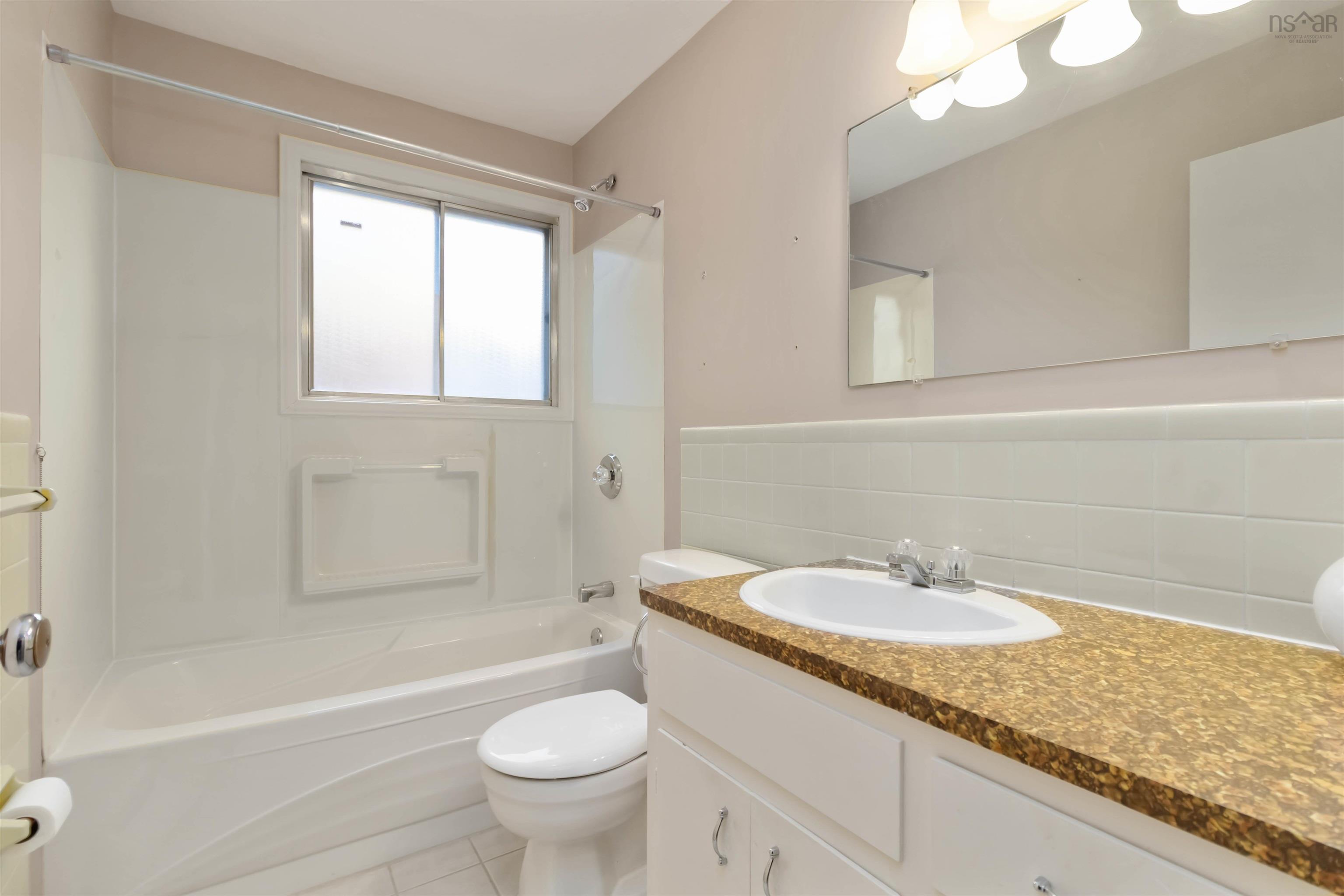 $630,000.00: 71 Woodward Crescent, Halifax