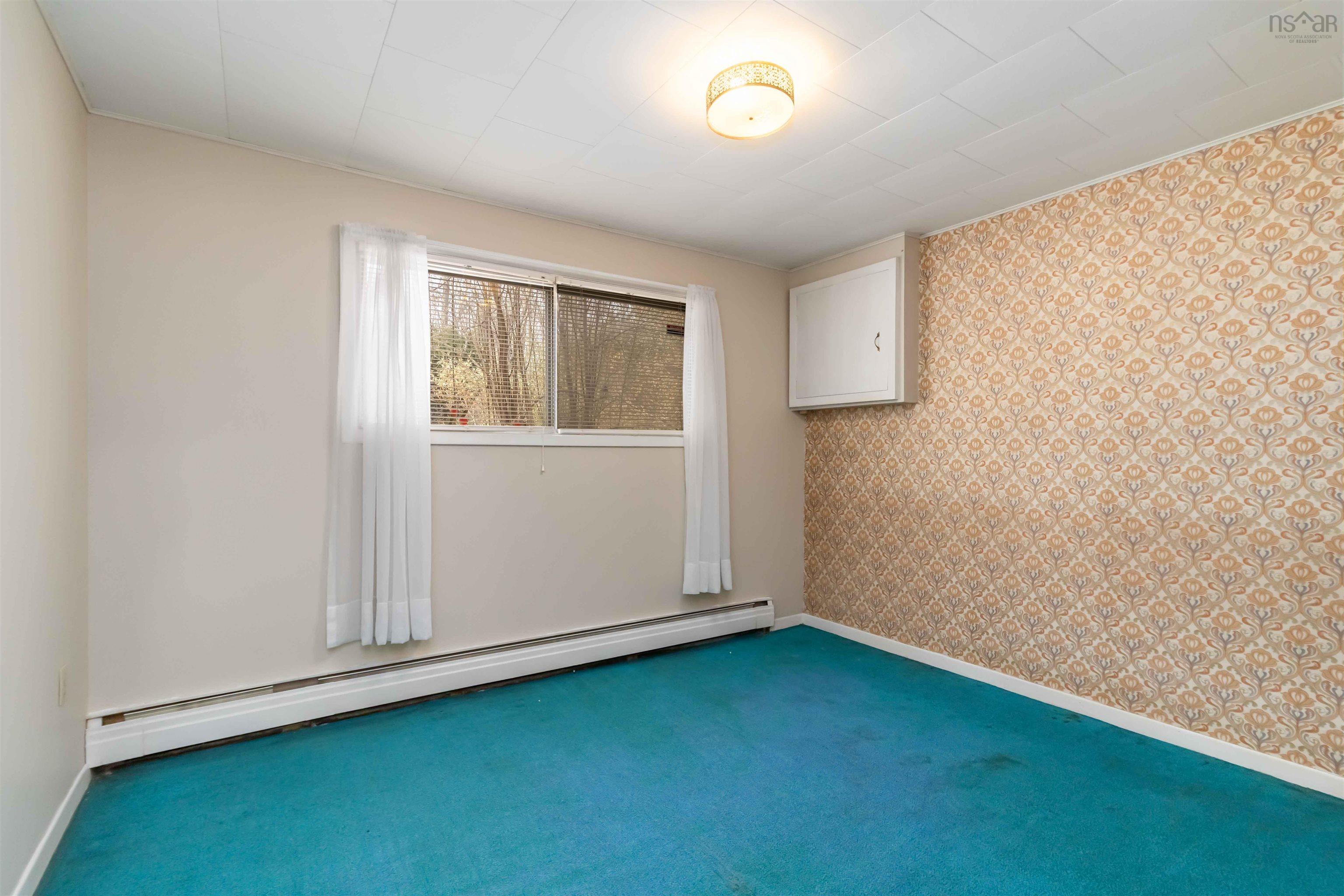 $630,000.00: 71 Woodward Crescent, Halifax