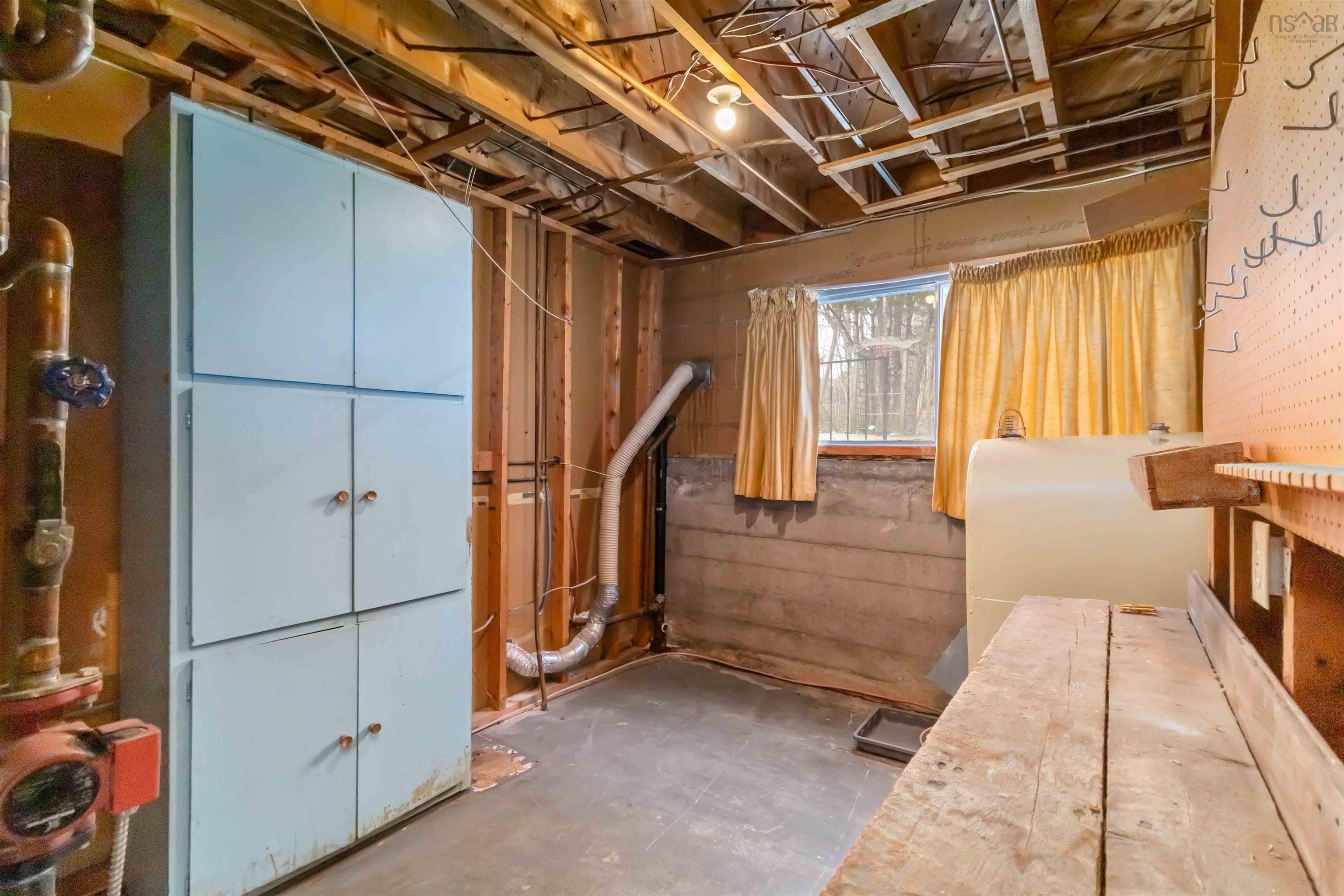 $630,000.00: 71 Woodward Crescent, Halifax