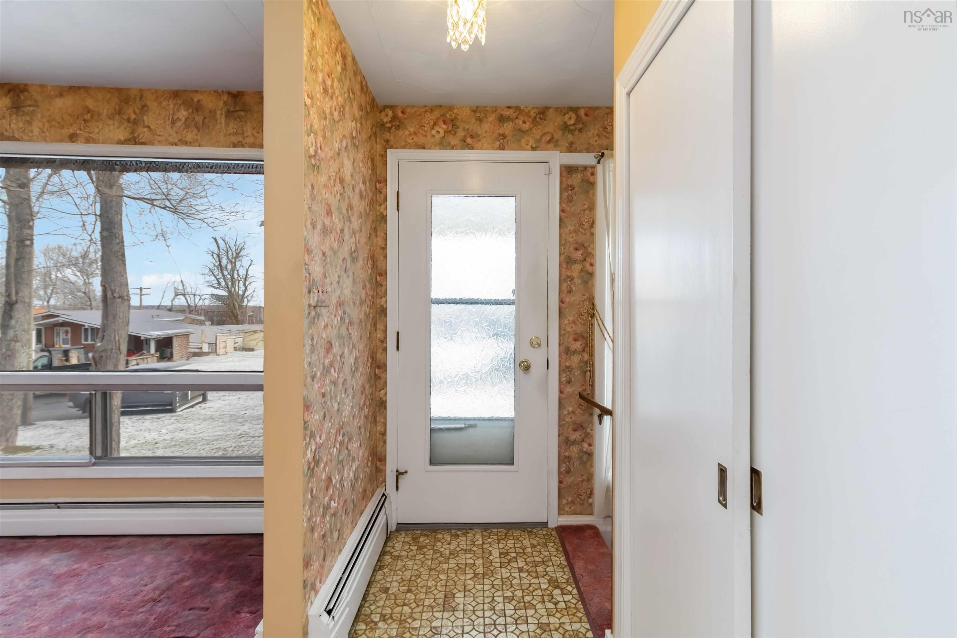 $630,000.00: 71 Woodward Crescent, Halifax