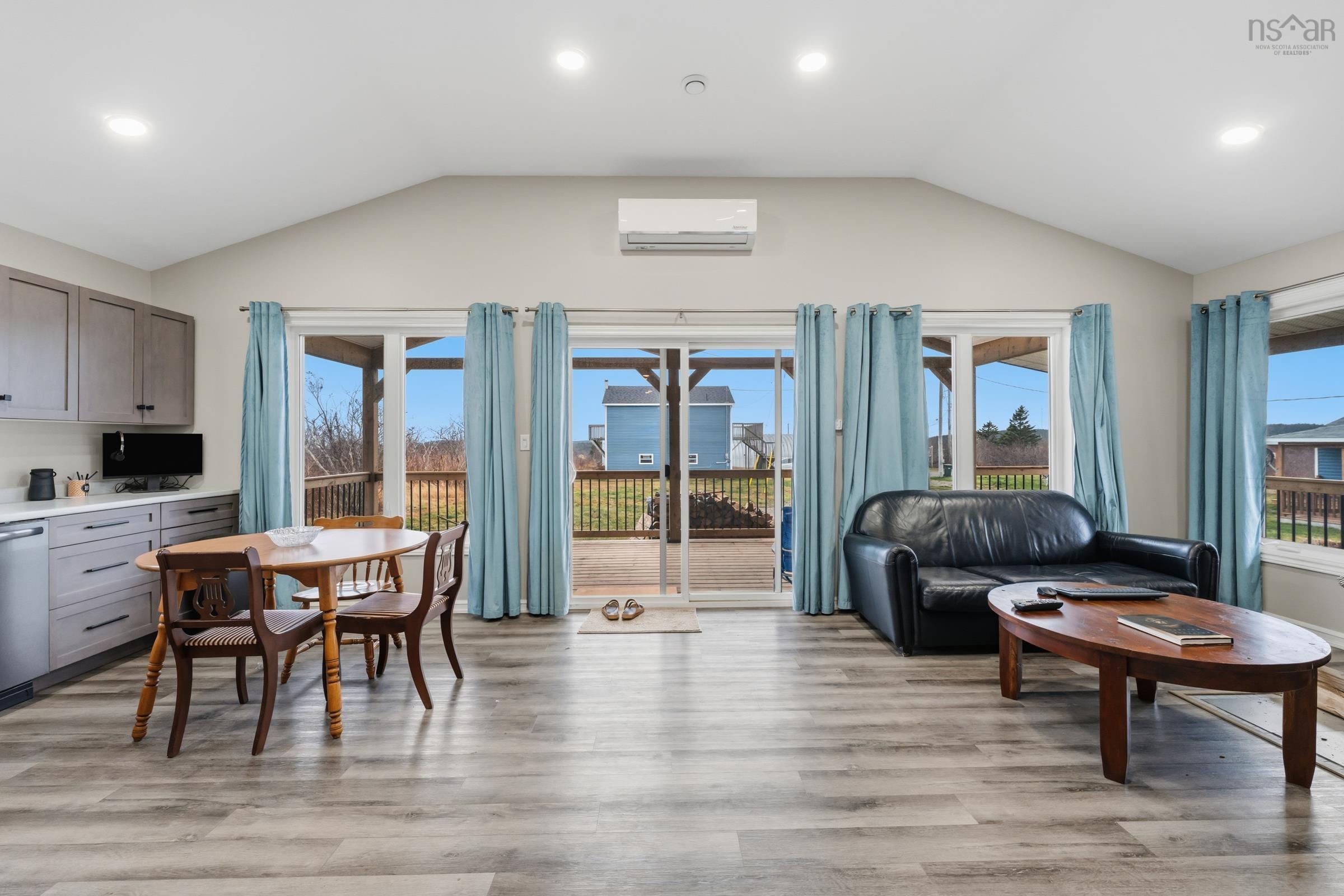 $1,400,000.00: 42 Beecher