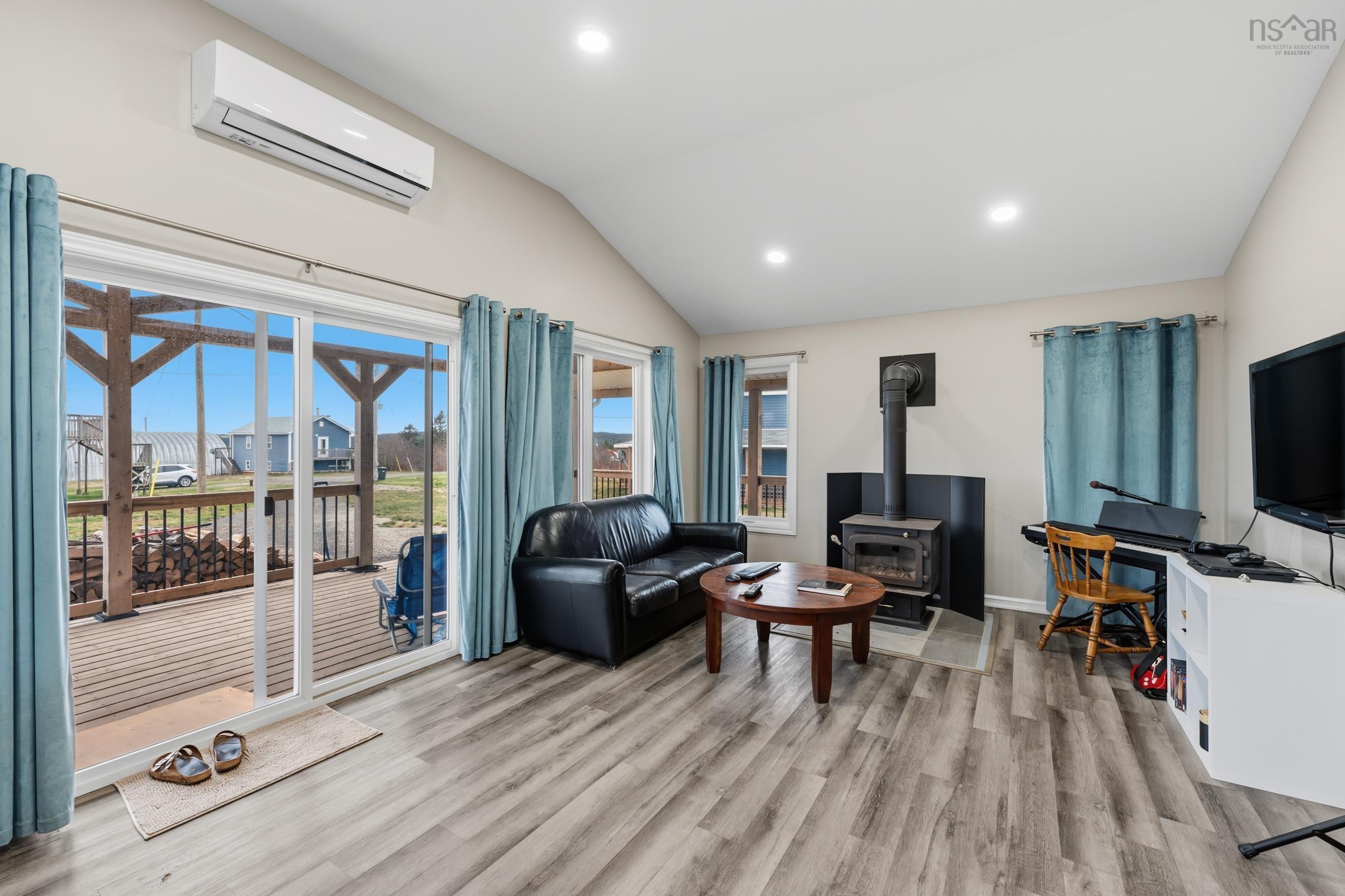 $1,400,000.00: 42 Beecher