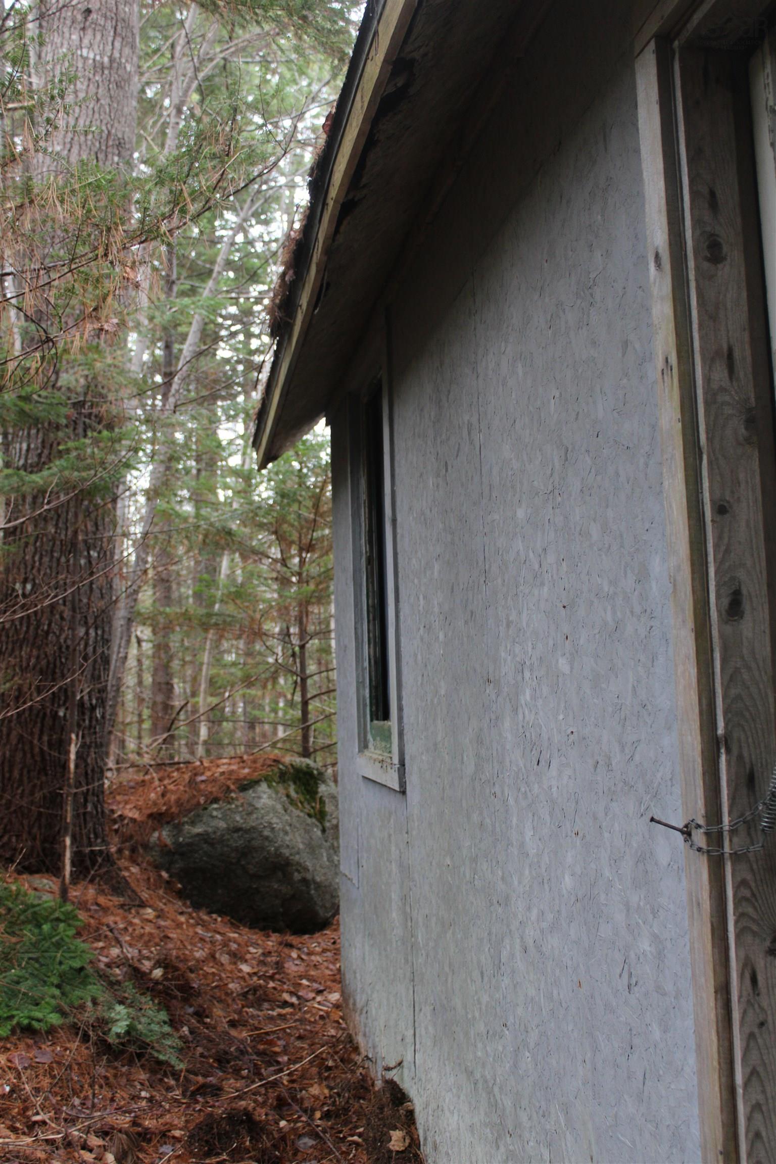 $32,000.00: Lot Mirror Point Drive, Graywood