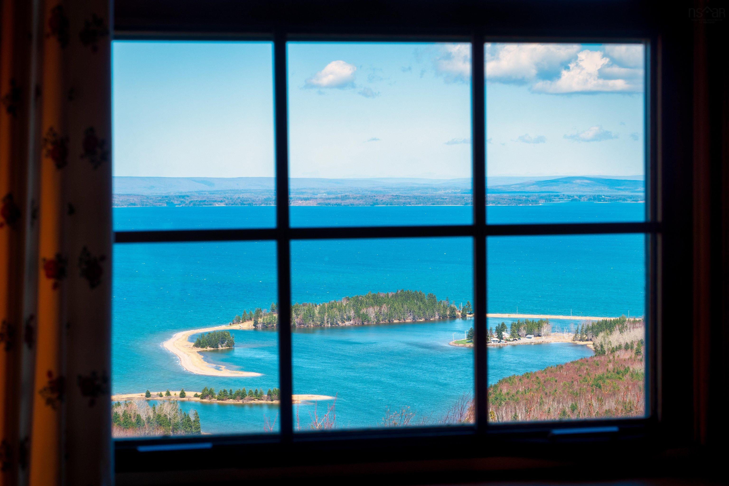 $649,000.00: 165 Diana Mountain Rd., The Points West Bay