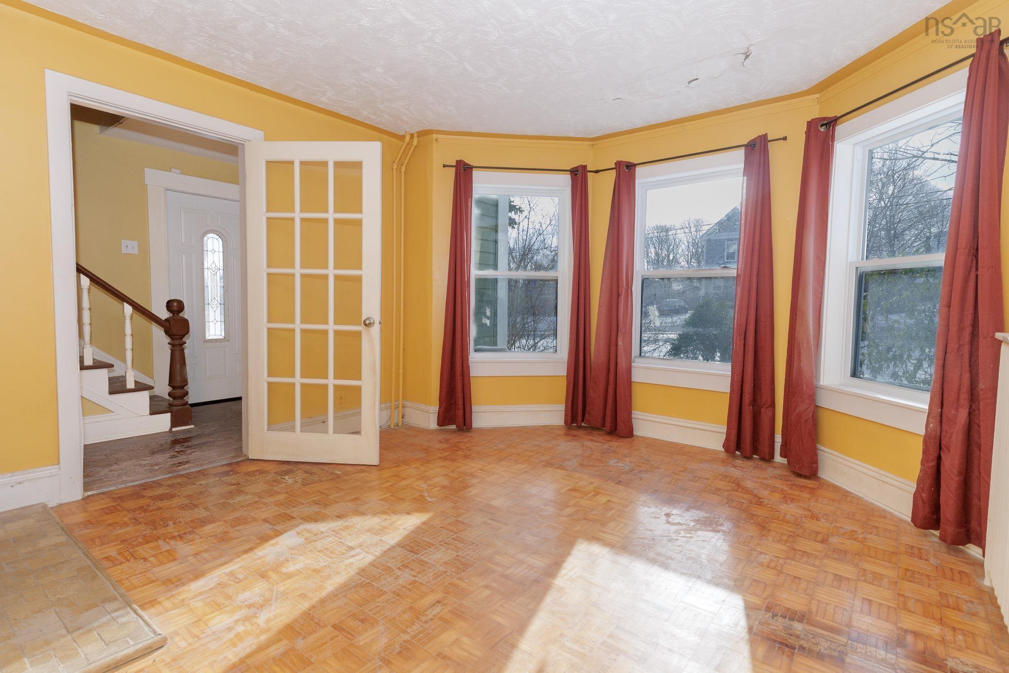 $149,900.00: 564 Main Street, Sydney Mines