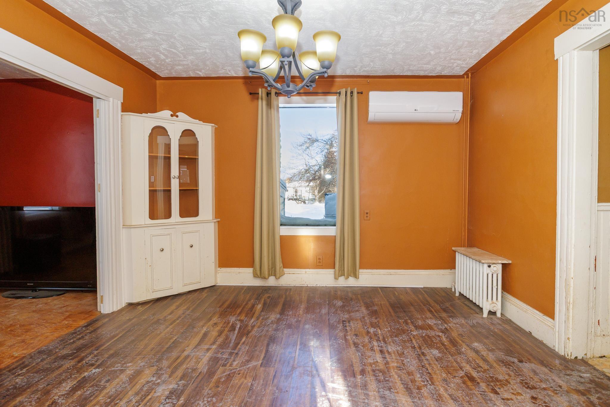 $149,900.00: 564 Main Street, Sydney Mines