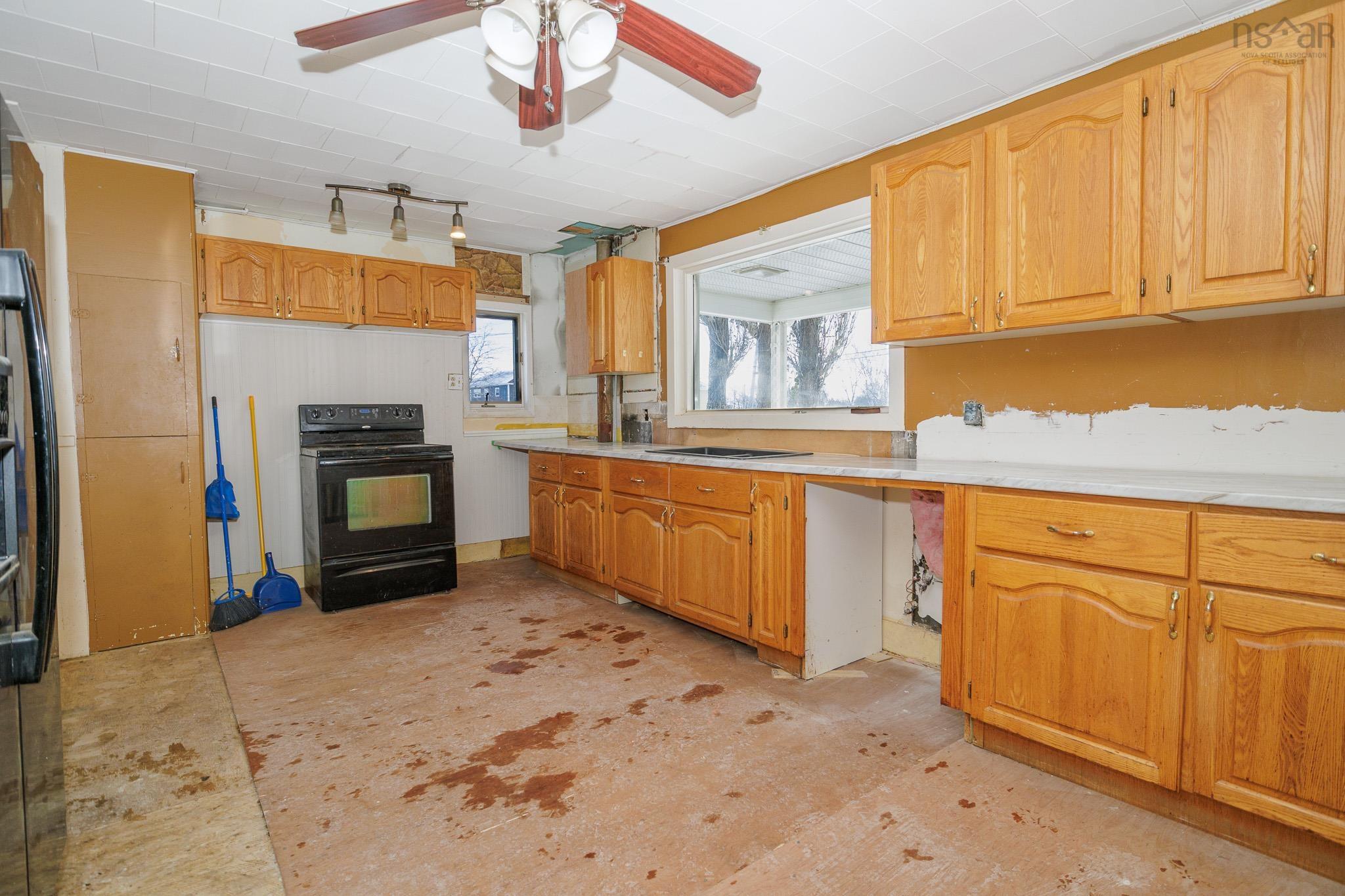 $149,900.00: 564 Main Street, Sydney Mines