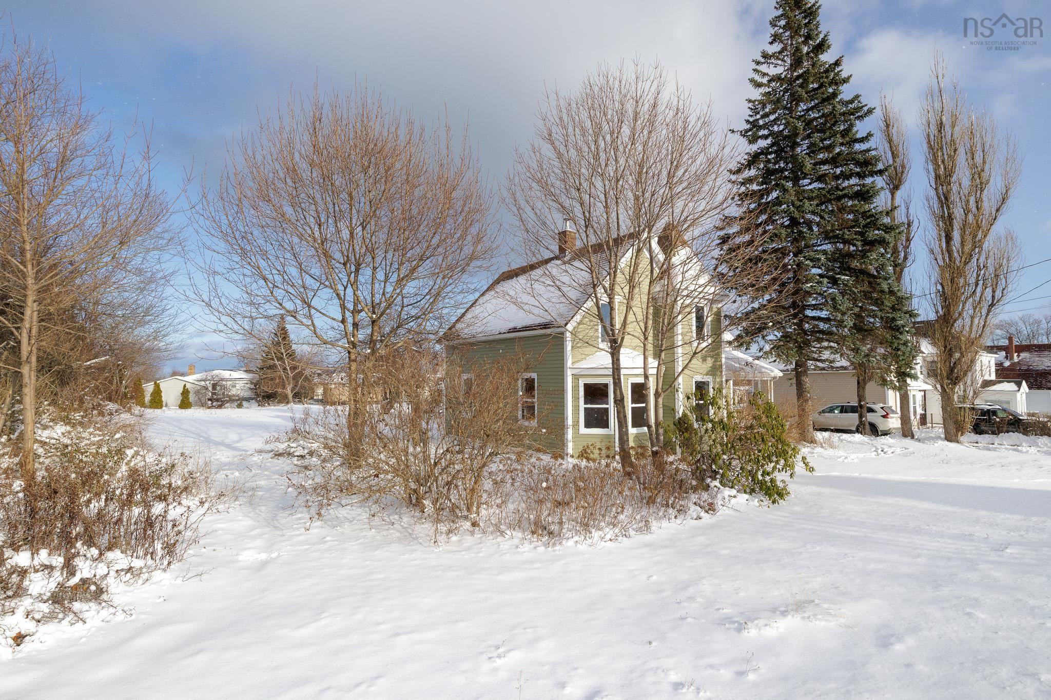 $149,900.00: 564 Main Street, Sydney Mines