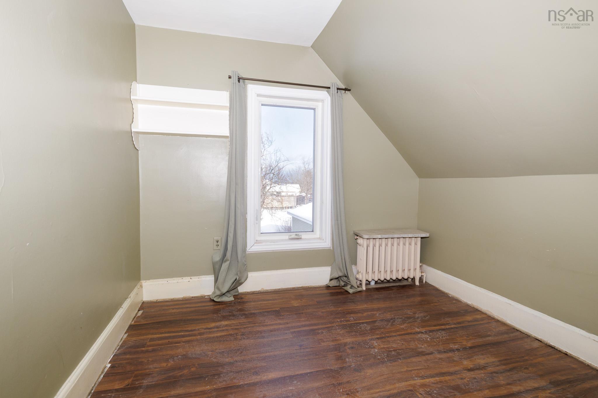 $149,900.00: 564 Main Street, Sydney Mines