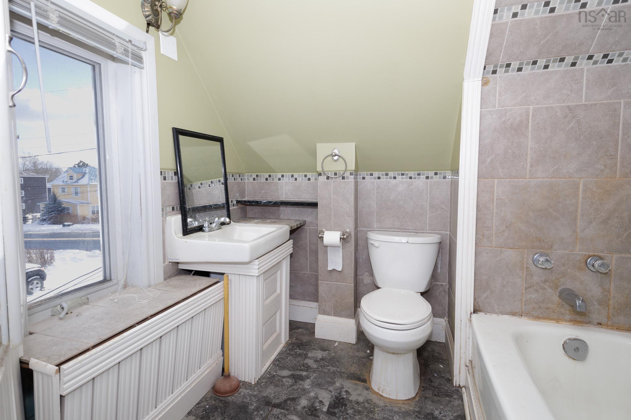 $149,900.00: 564 Main Street, Sydney Mines