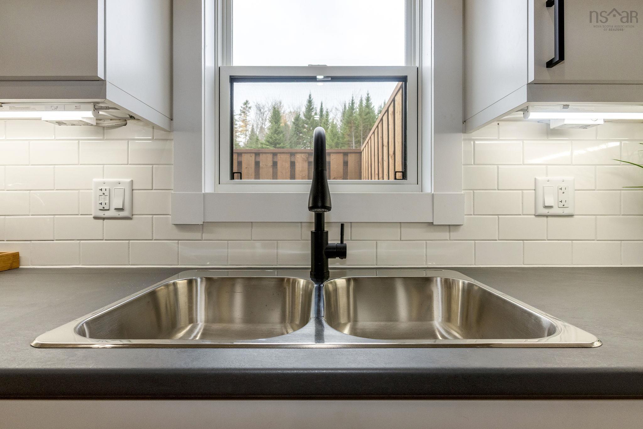 $699,900.00: 1914/1916 Irwin Lake Road, Hilden