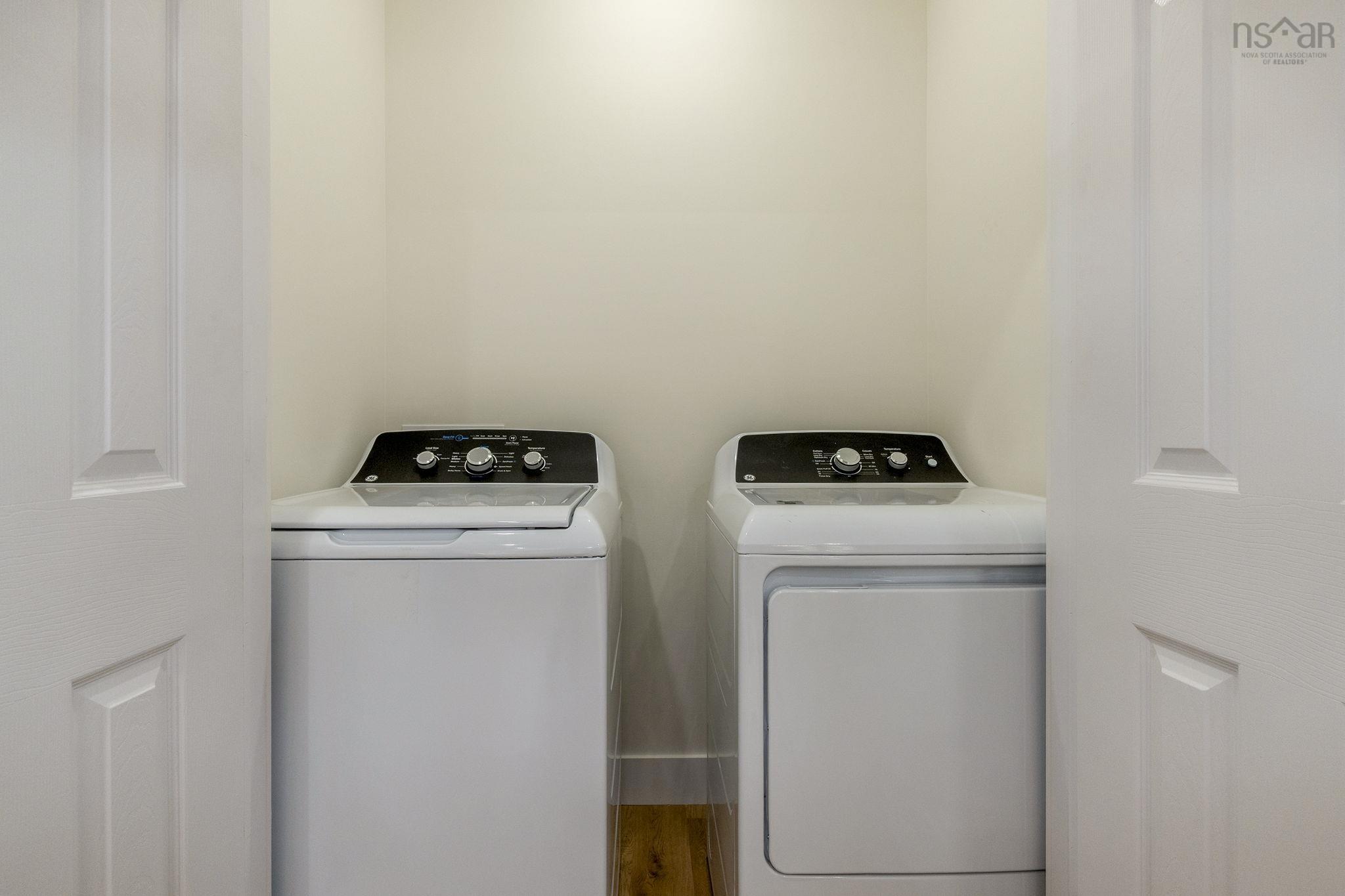 $699,900.00: 1914/1916 Irwin Lake Road, Hilden