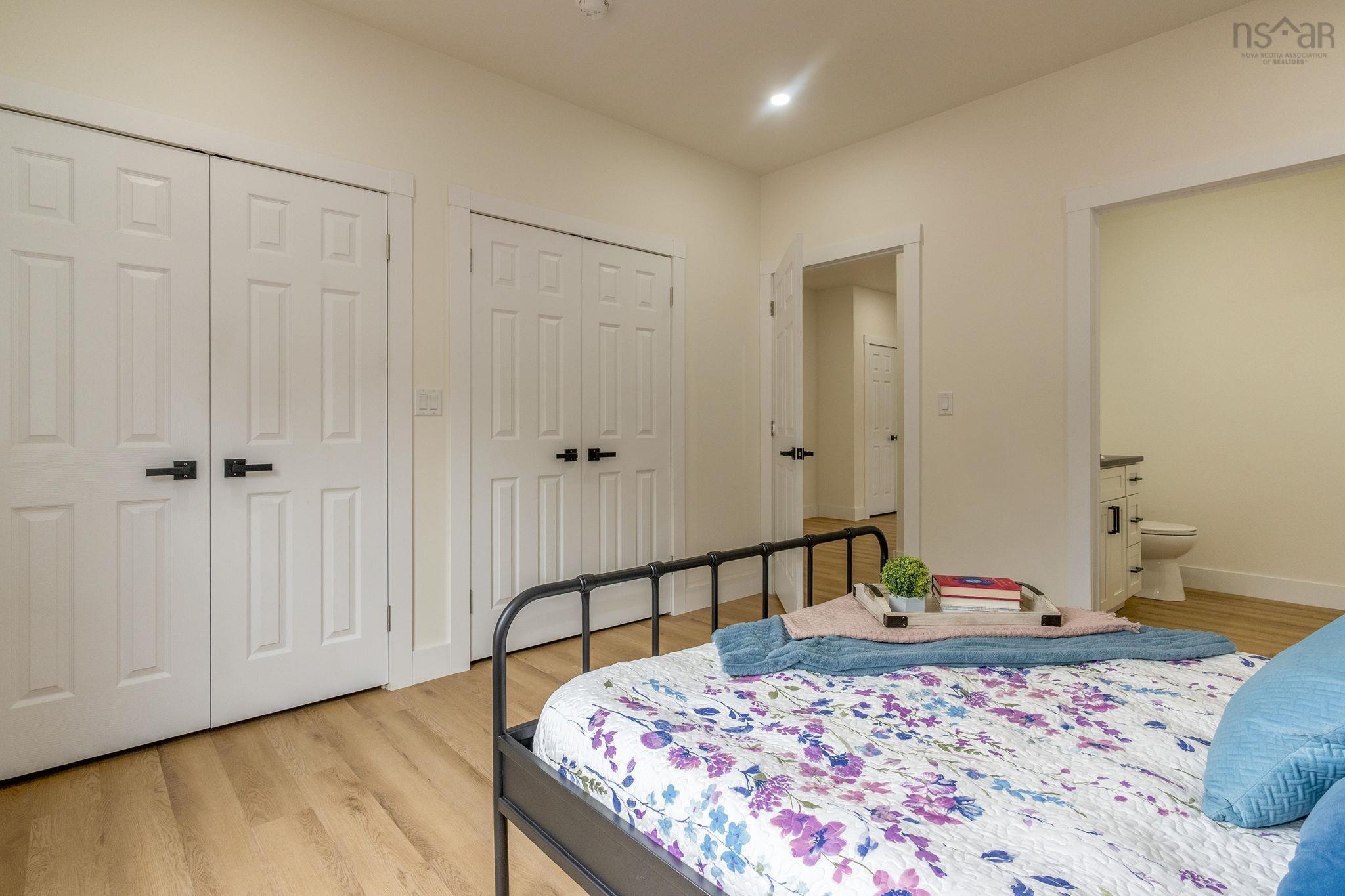 $699,900.00: 1914/1916 Irwin Lake Road, Hilden