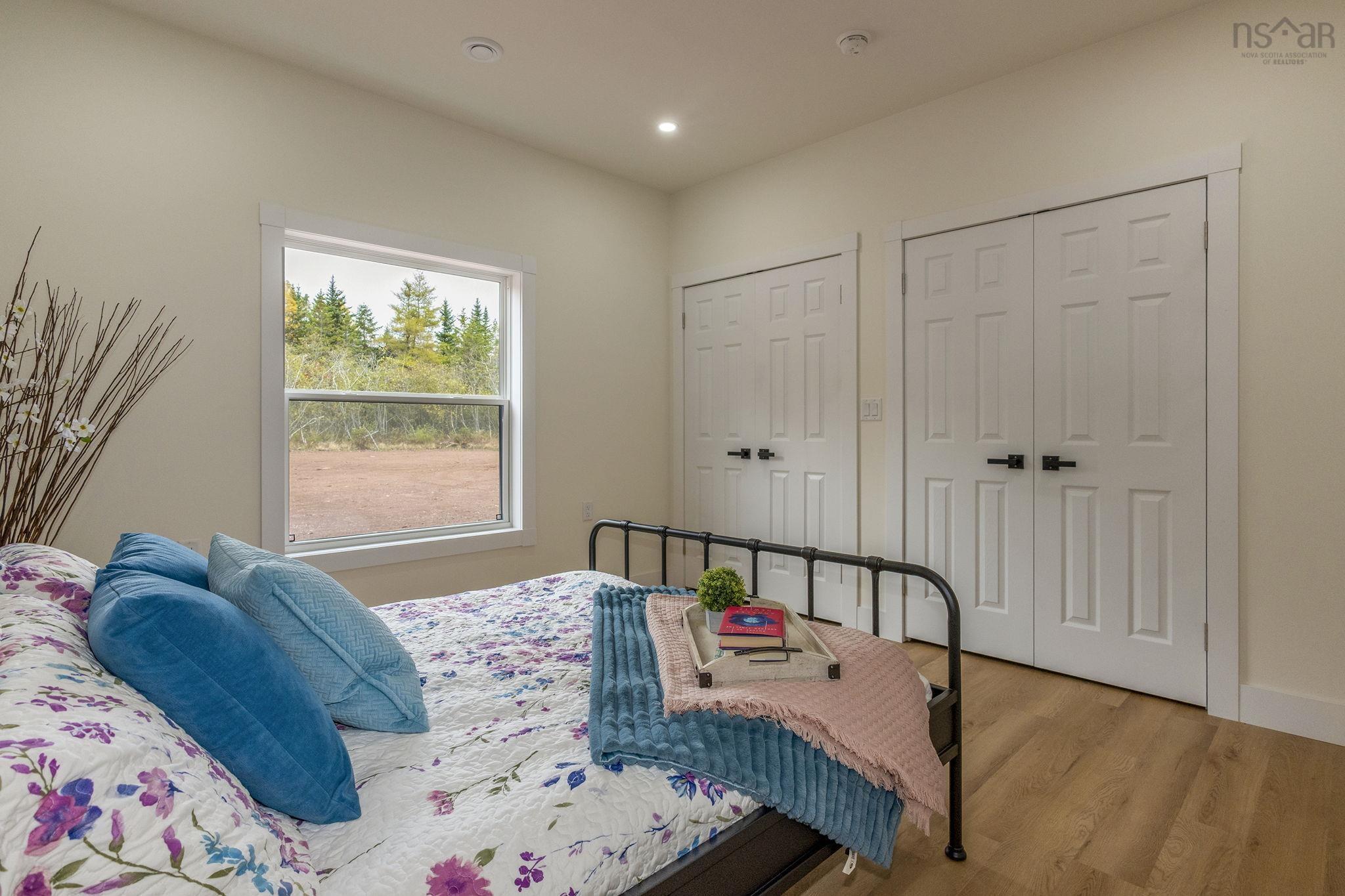 $699,900.00: 1914/1916 Irwin Lake Road, Hilden