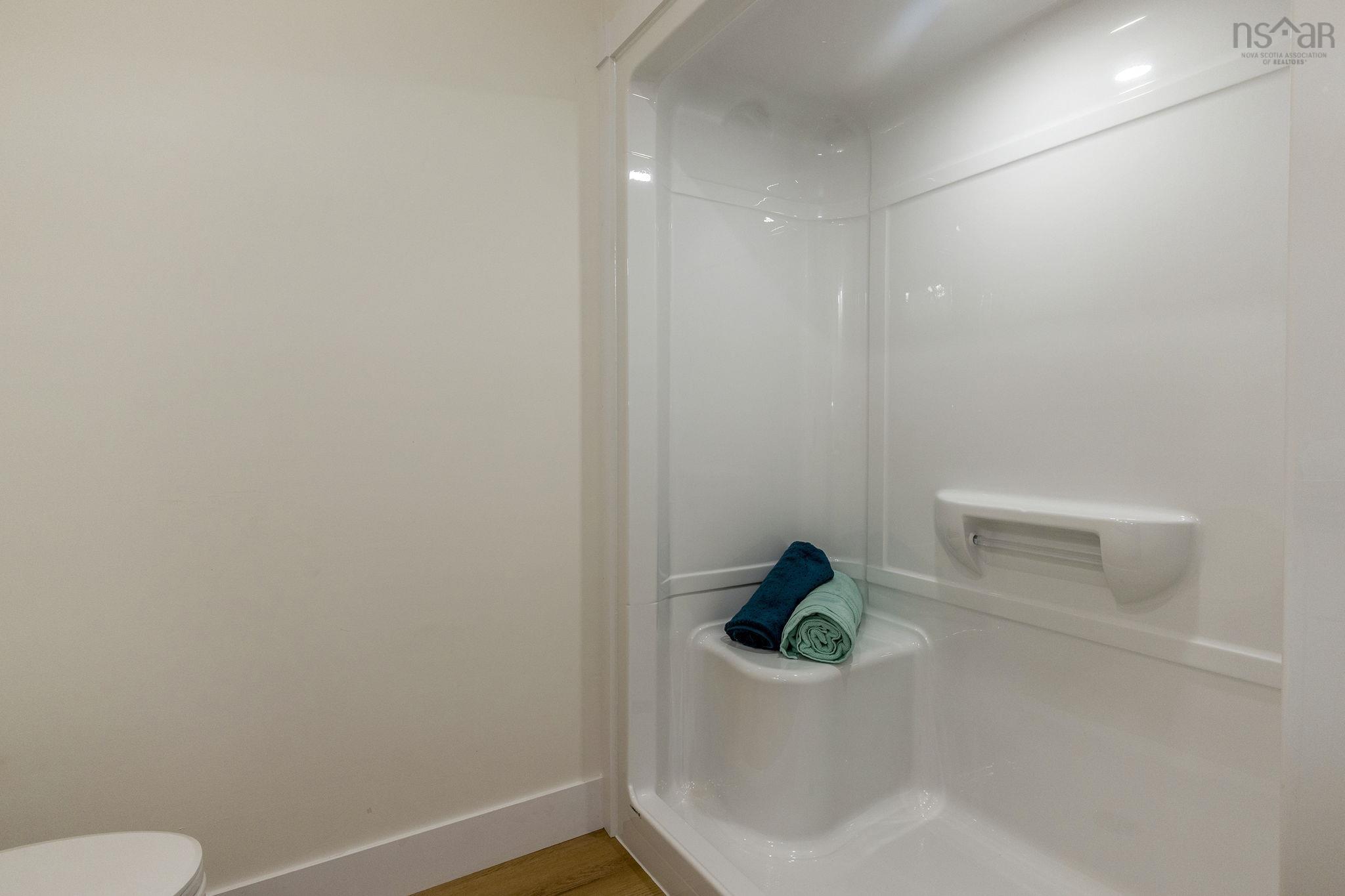 $699,900.00: 1914/1916 Irwin Lake Road, Hilden