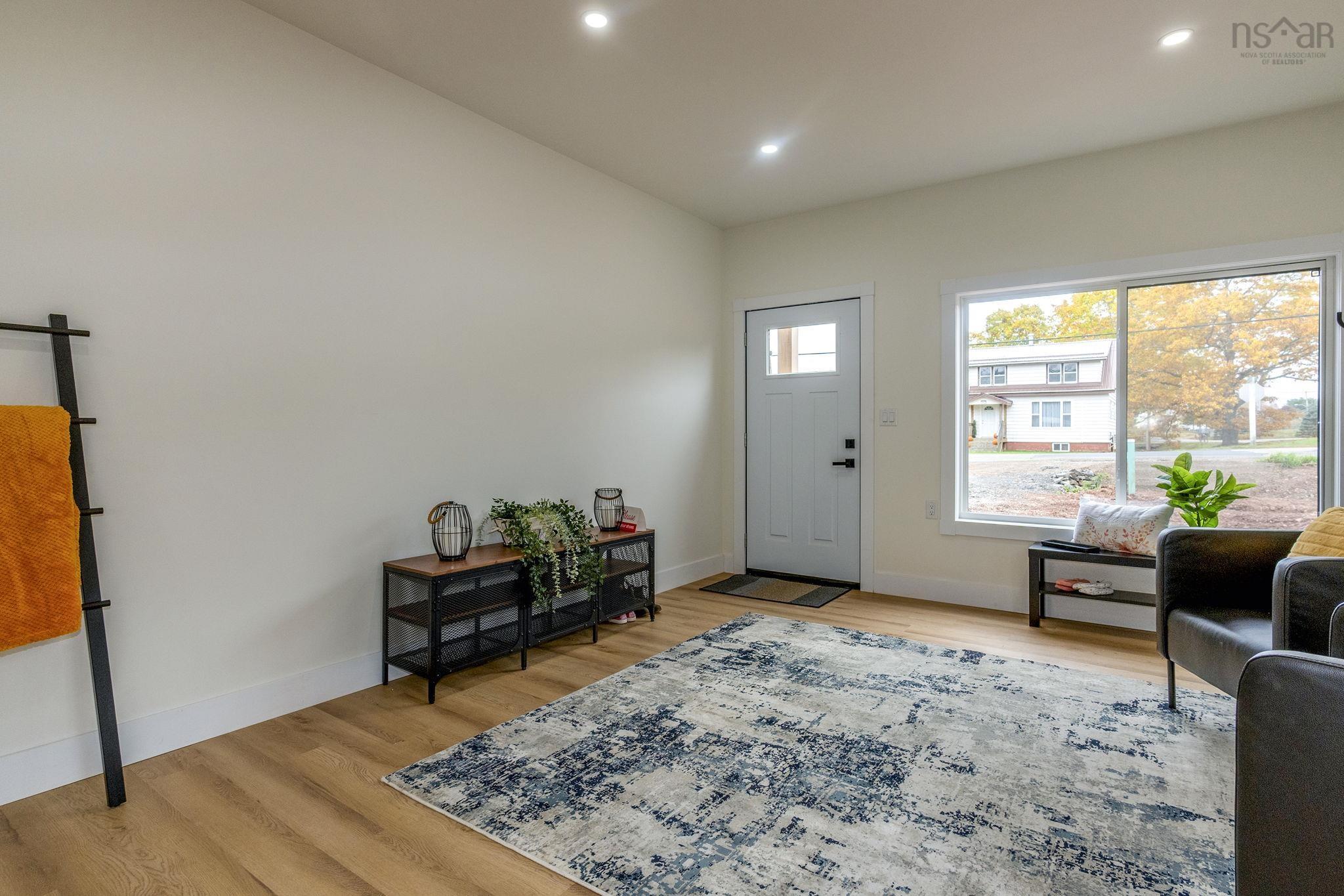 $699,900.00: 1914/1916 Irwin Lake Road, Hilden