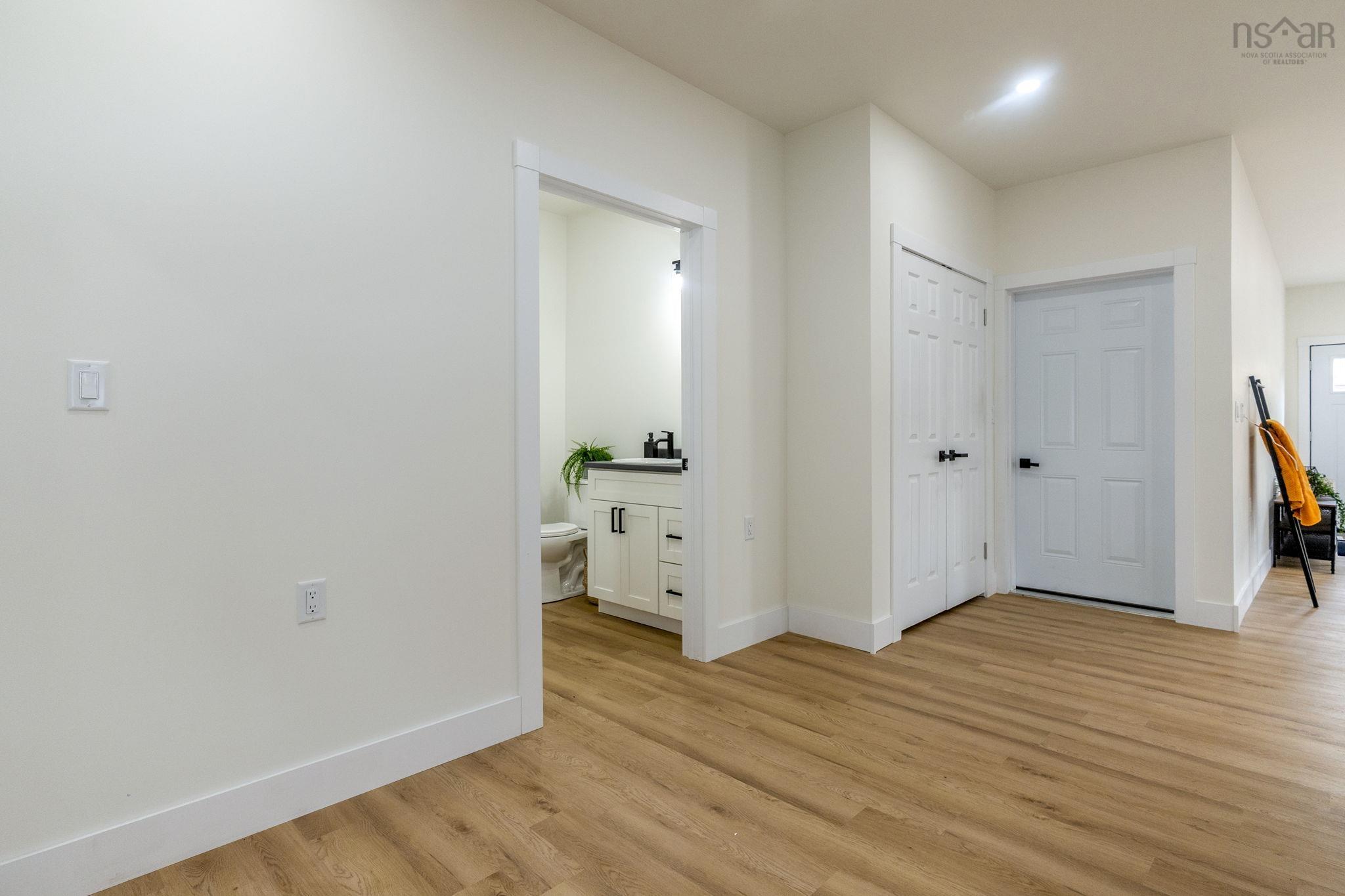 $699,900.00: 1914/1916 Irwin Lake Road, Hilden