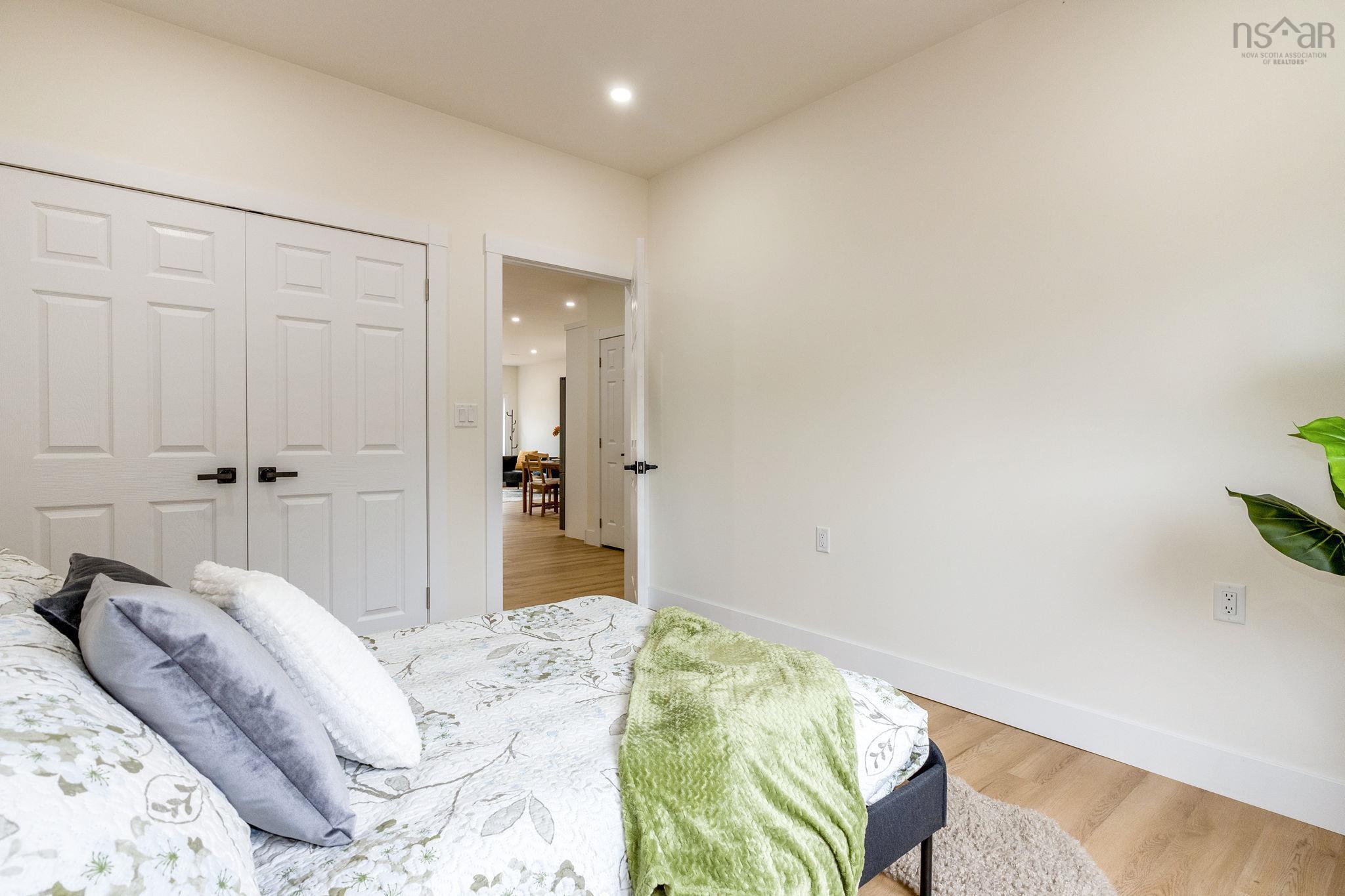 $699,900.00: 1914/1916 Irwin Lake Road, Hilden