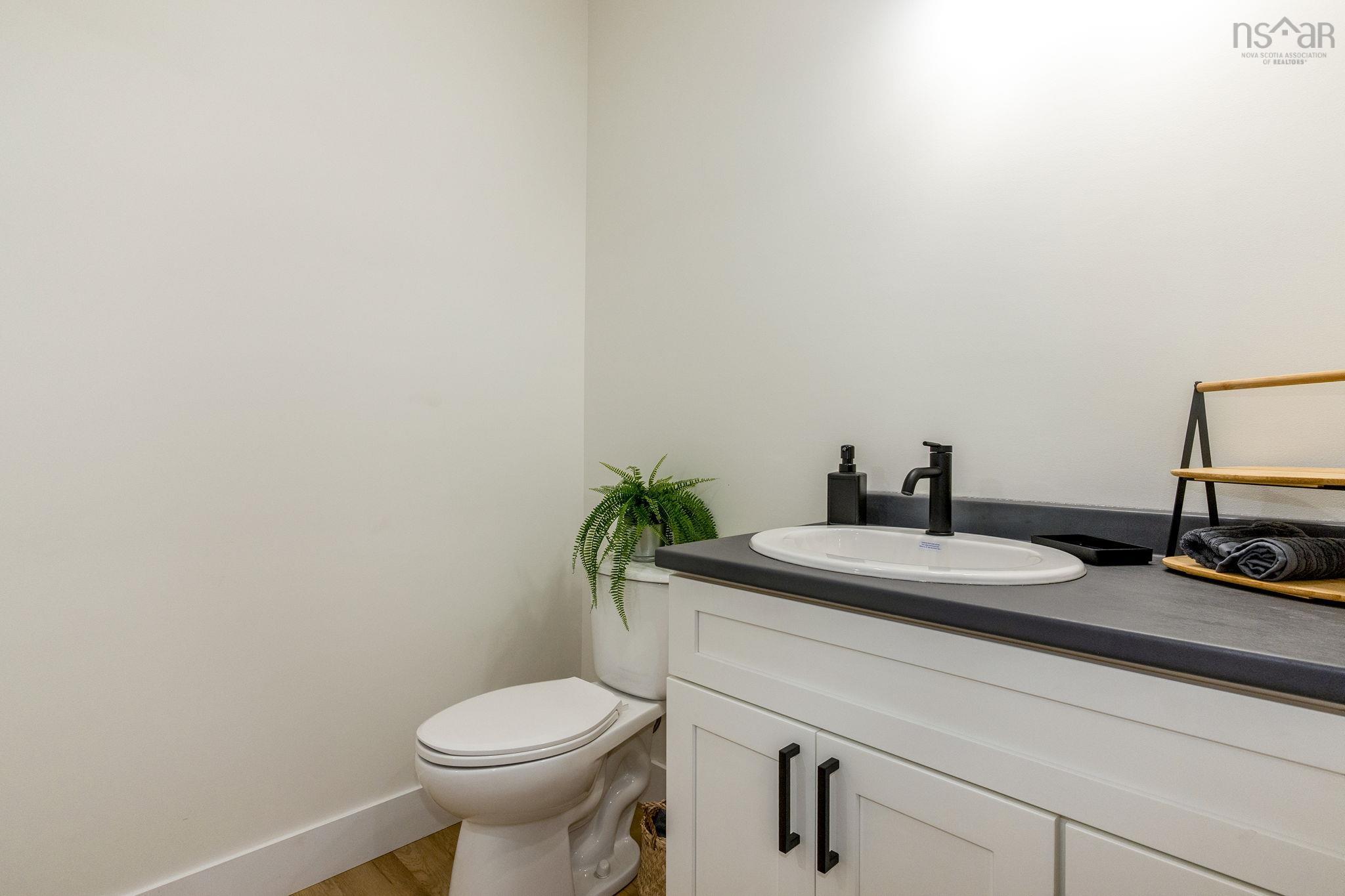 $699,900.00: 1914/1916 Irwin Lake Road, Hilden