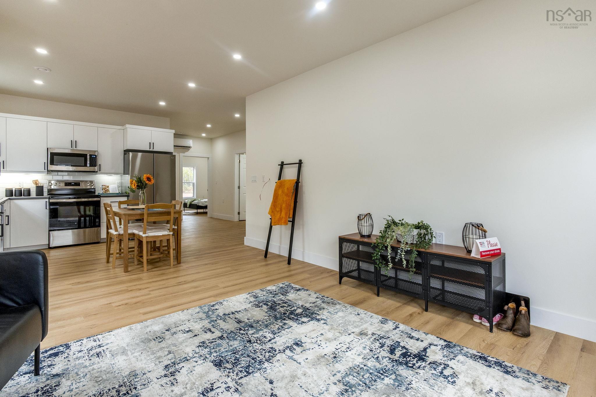 $699,900.00: 1914/1916 Irwin Lake Road, Hilden