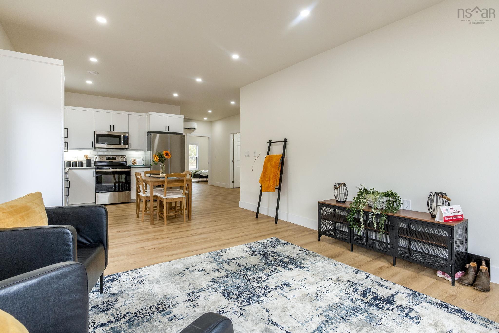 $699,900.00: 1914/1916 Irwin Lake Road, Hilden