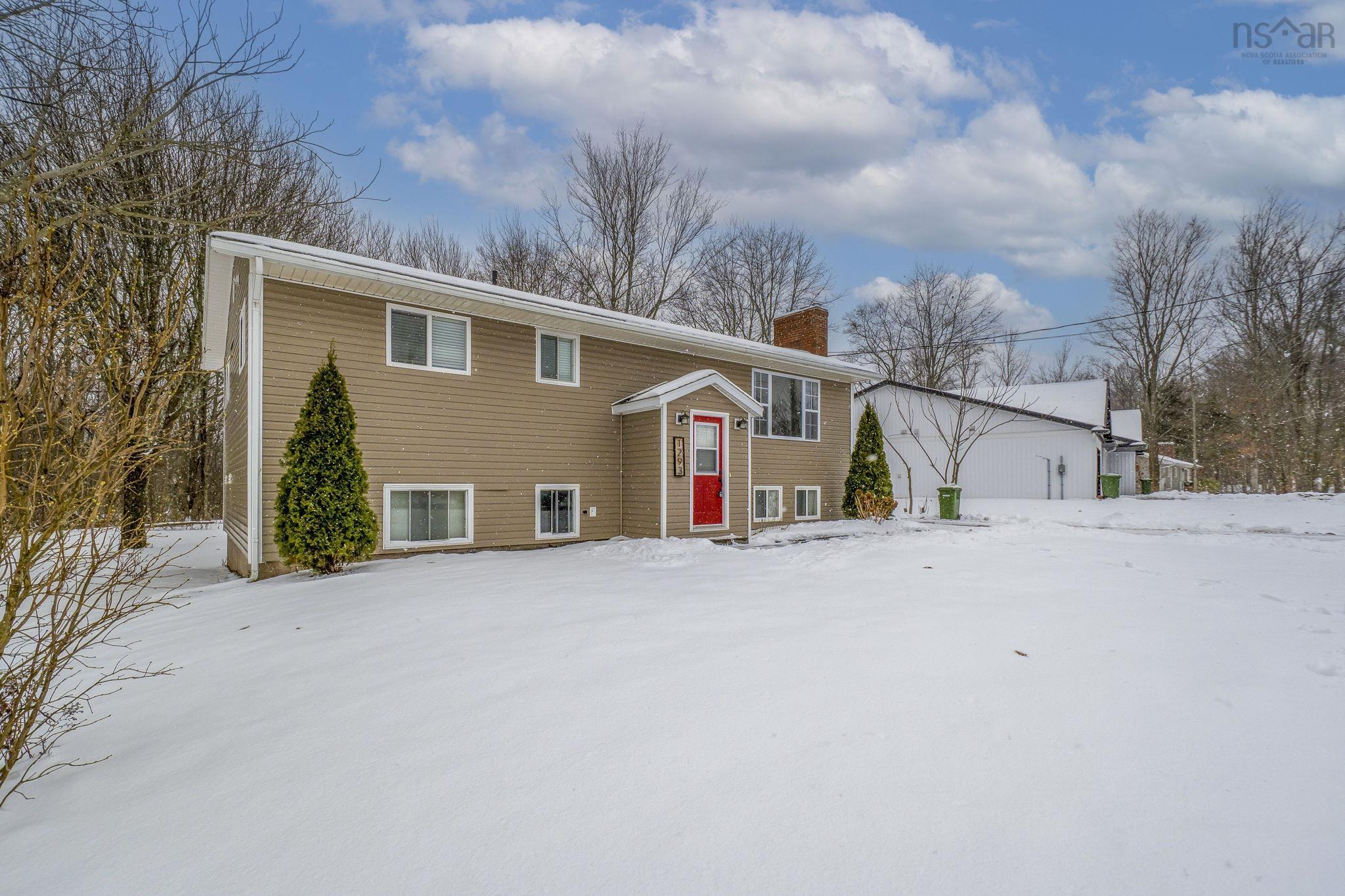 $459,900.00: 1293 Highway 358, Port Williams