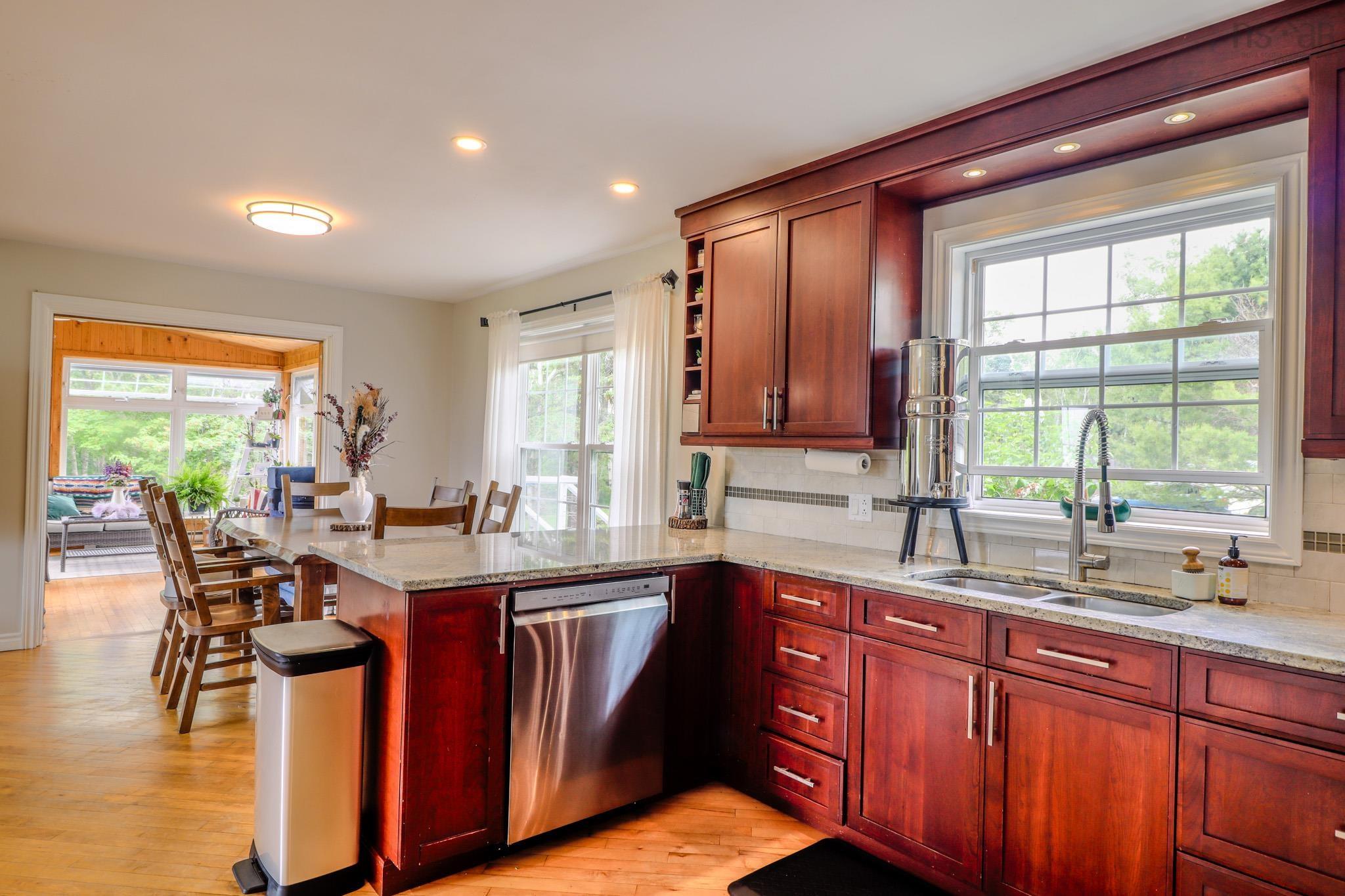 $589,000.00: 1470 Brickyard Road, Mira Gut