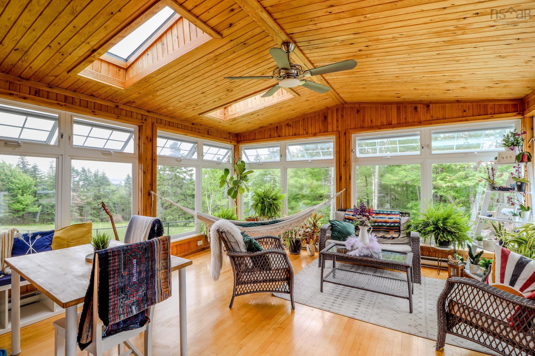 $589,000.00: 1470 Brickyard Road, Mira Gut