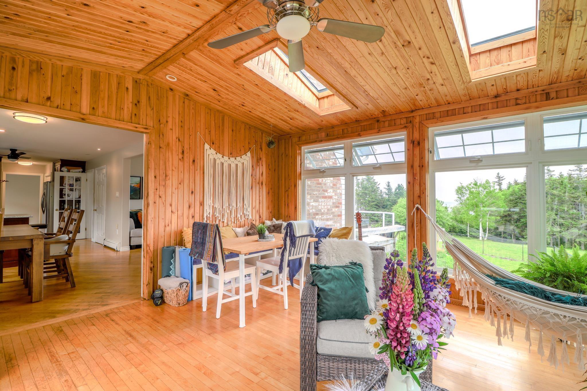 $589,000.00: 1470 Brickyard Road, Mira Gut