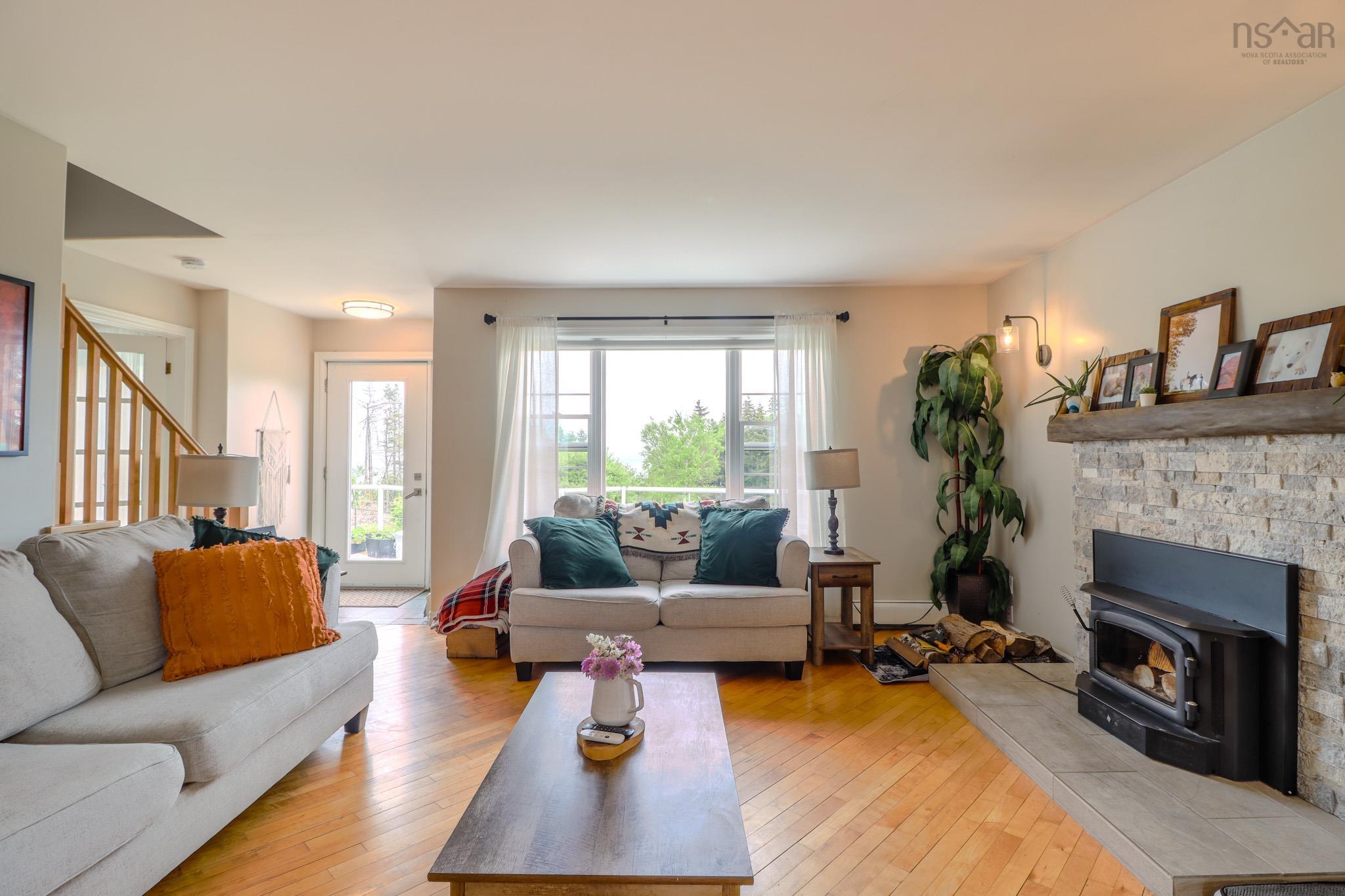 $589,000.00: 1470 Brickyard Road, Mira Gut