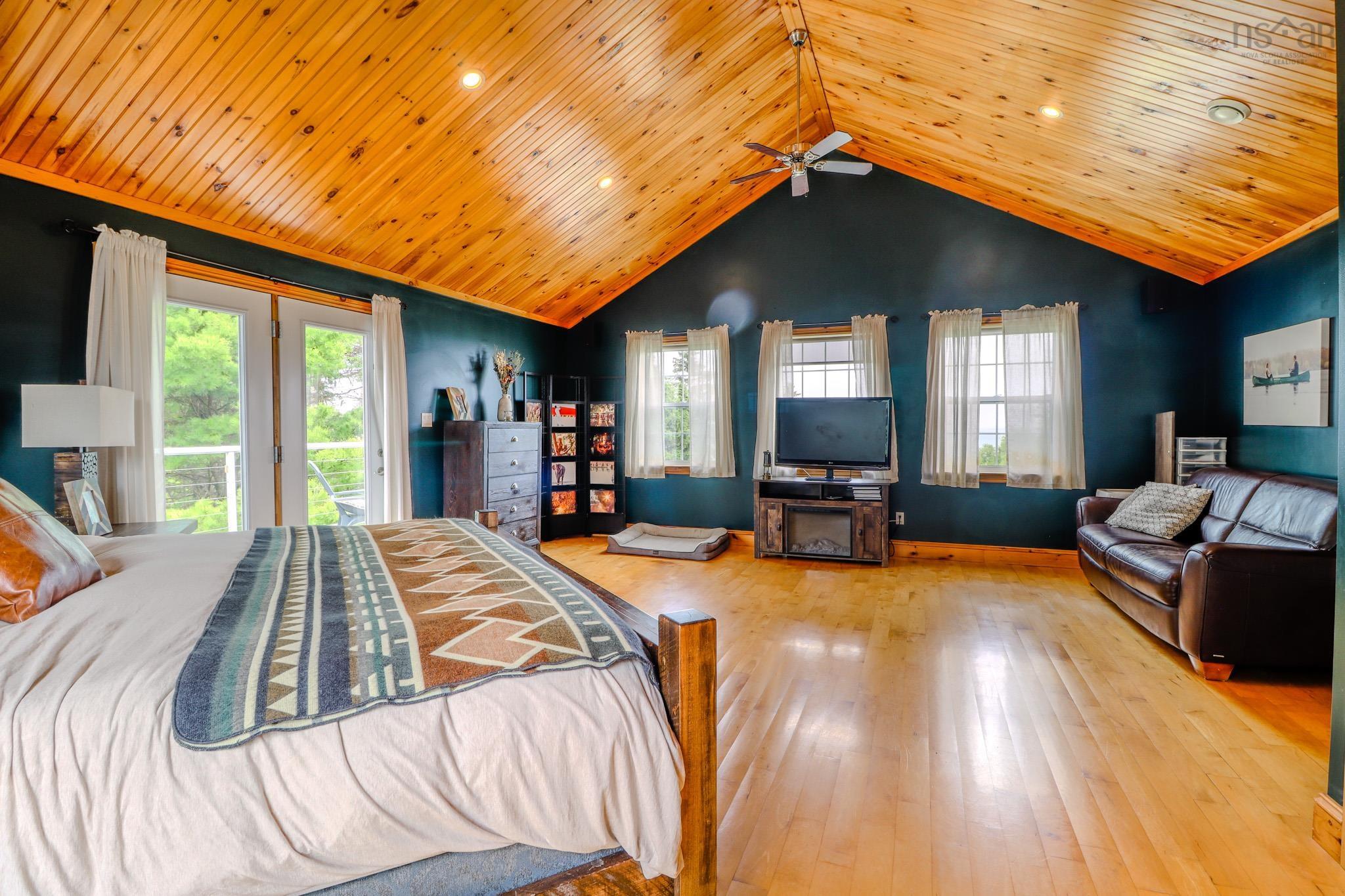 $589,000.00: 1470 Brickyard Road, Mira Gut