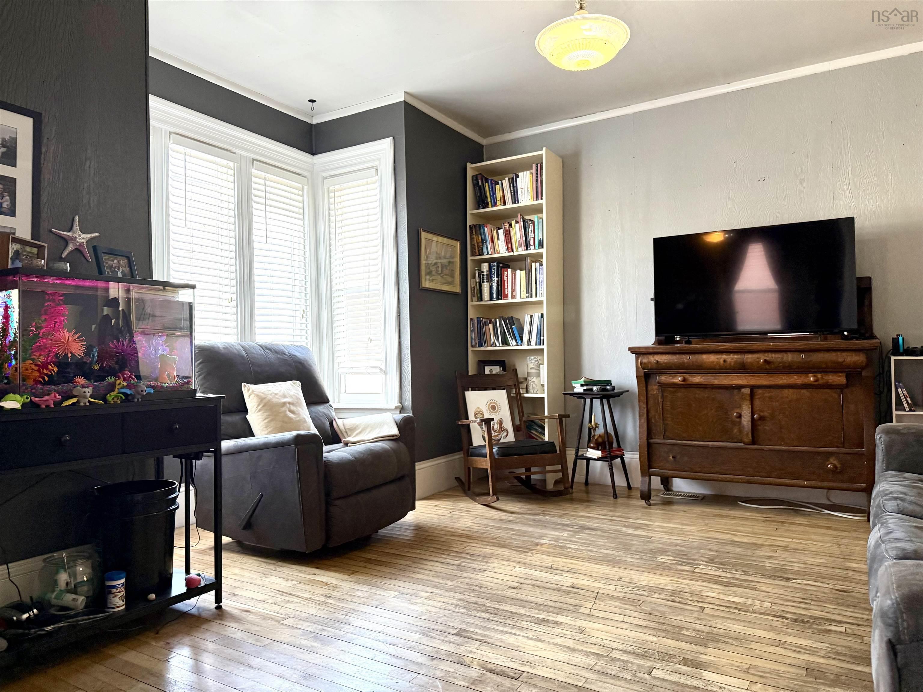 $294,900.00: 50 Victoria Street W, Amherst