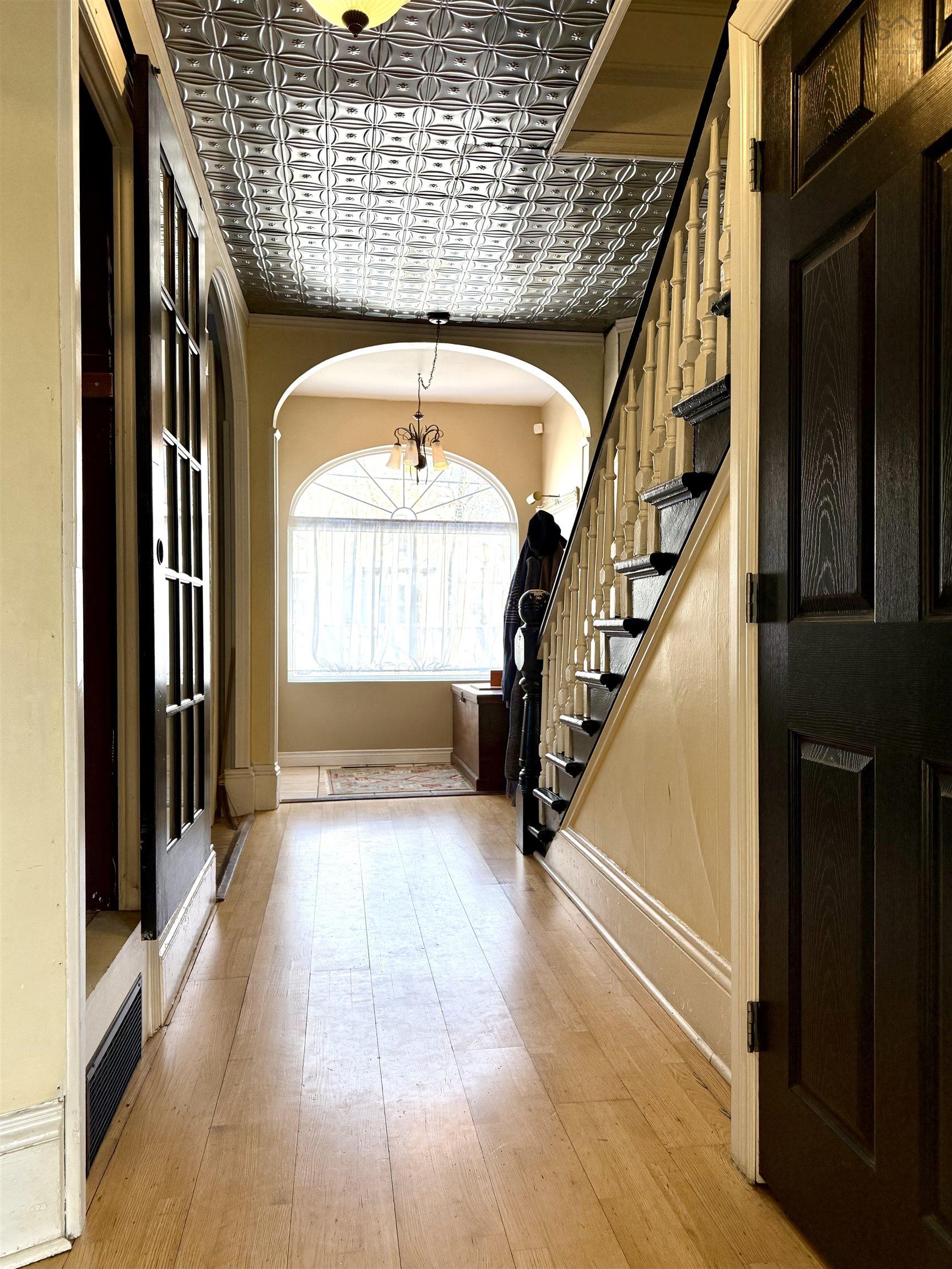 $294,900.00: 50 Victoria Street W, Amherst