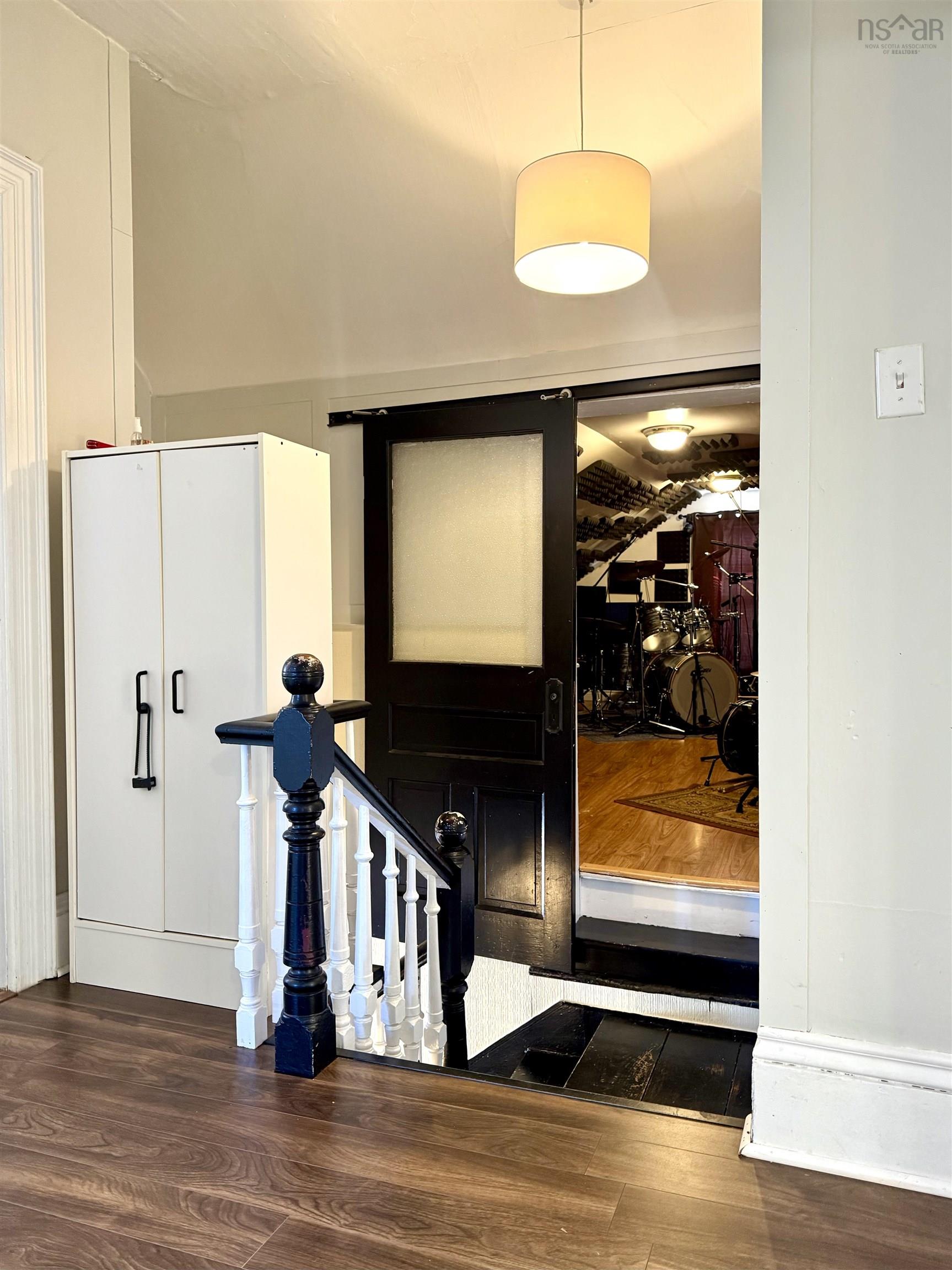 $294,900.00: 50 Victoria Street W, Amherst