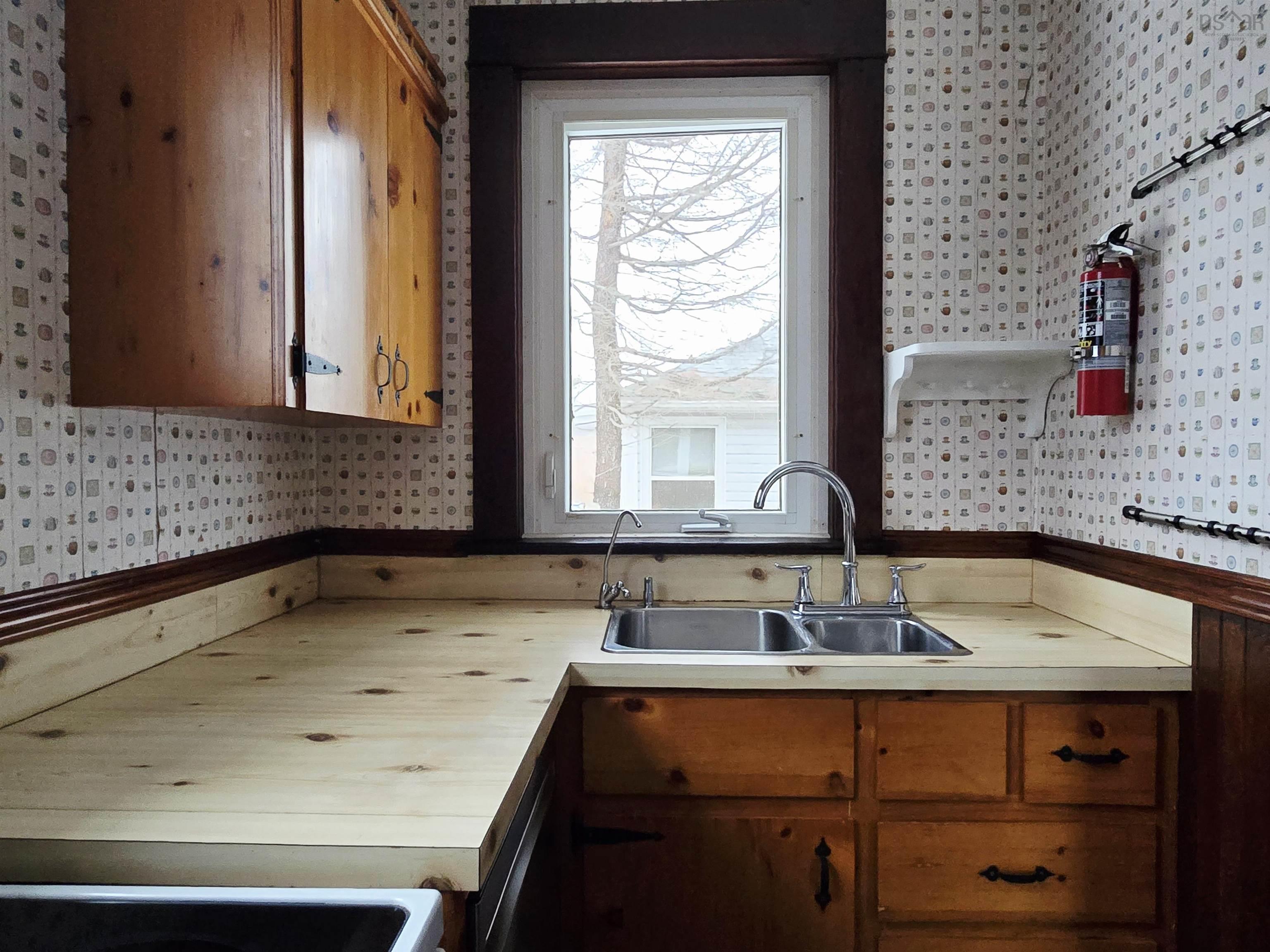 $233,000.00: 24 Claremont Avenue, Stellarton