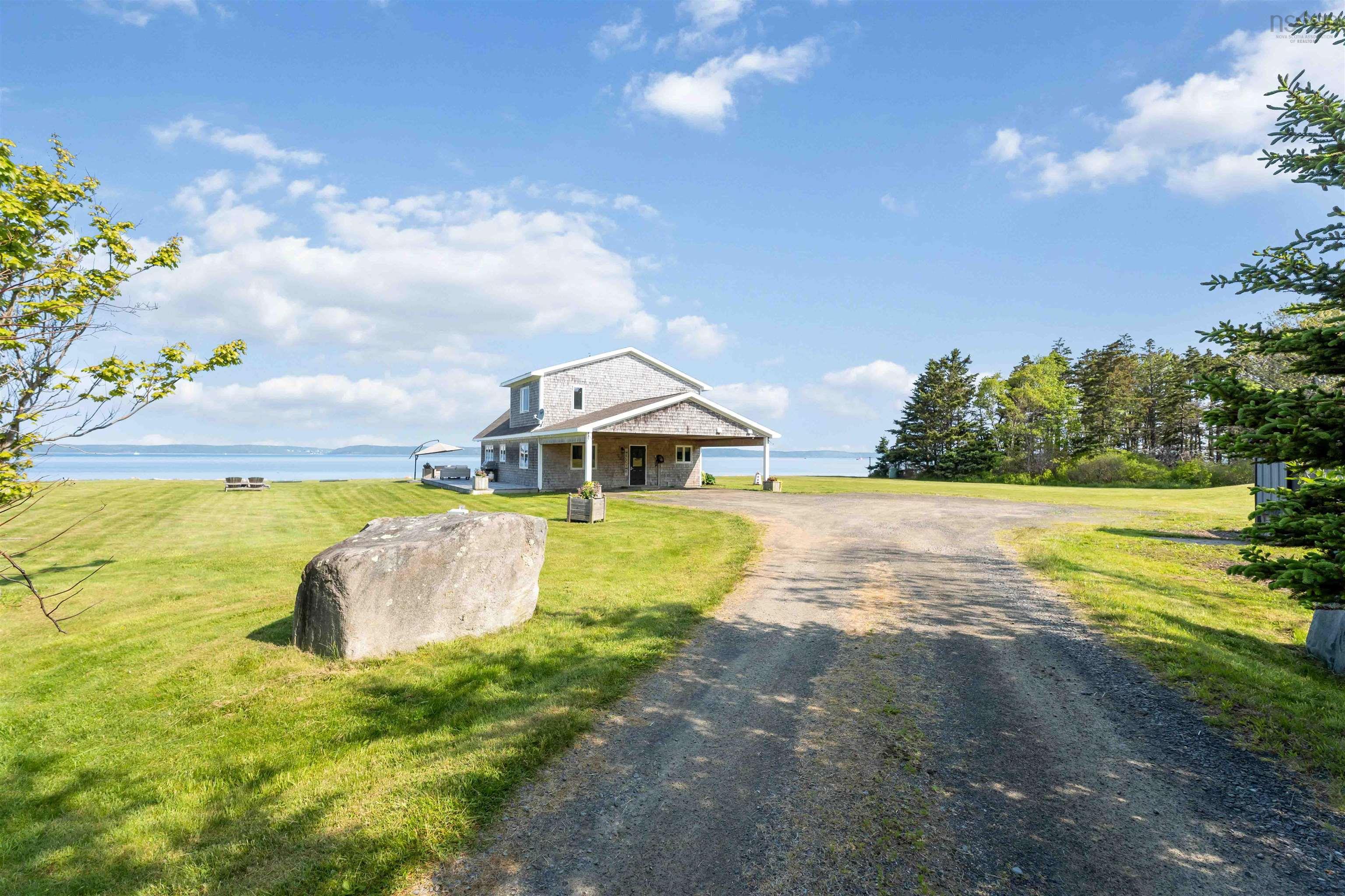 $579,900.00: 463 Fort Point Road, Weymouth North