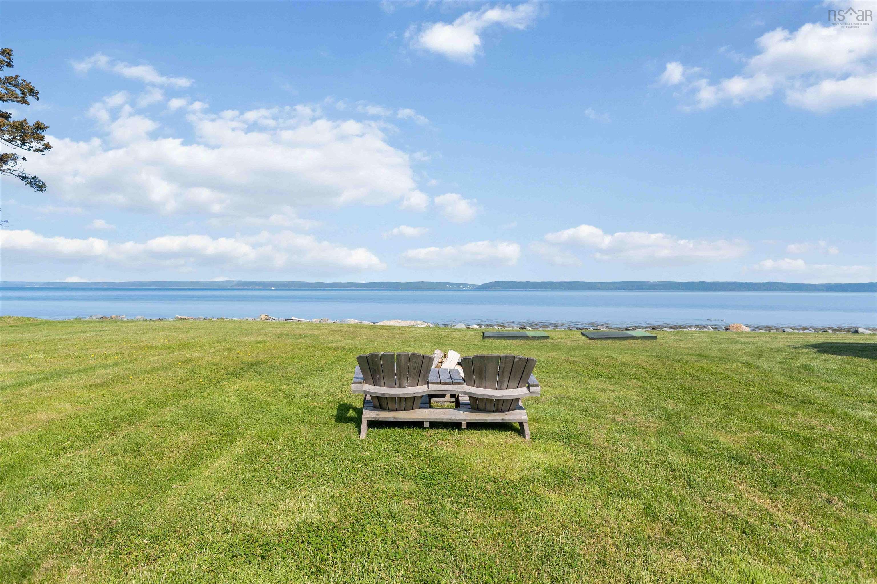 $579,900.00: 463 Fort Point Road, Weymouth North