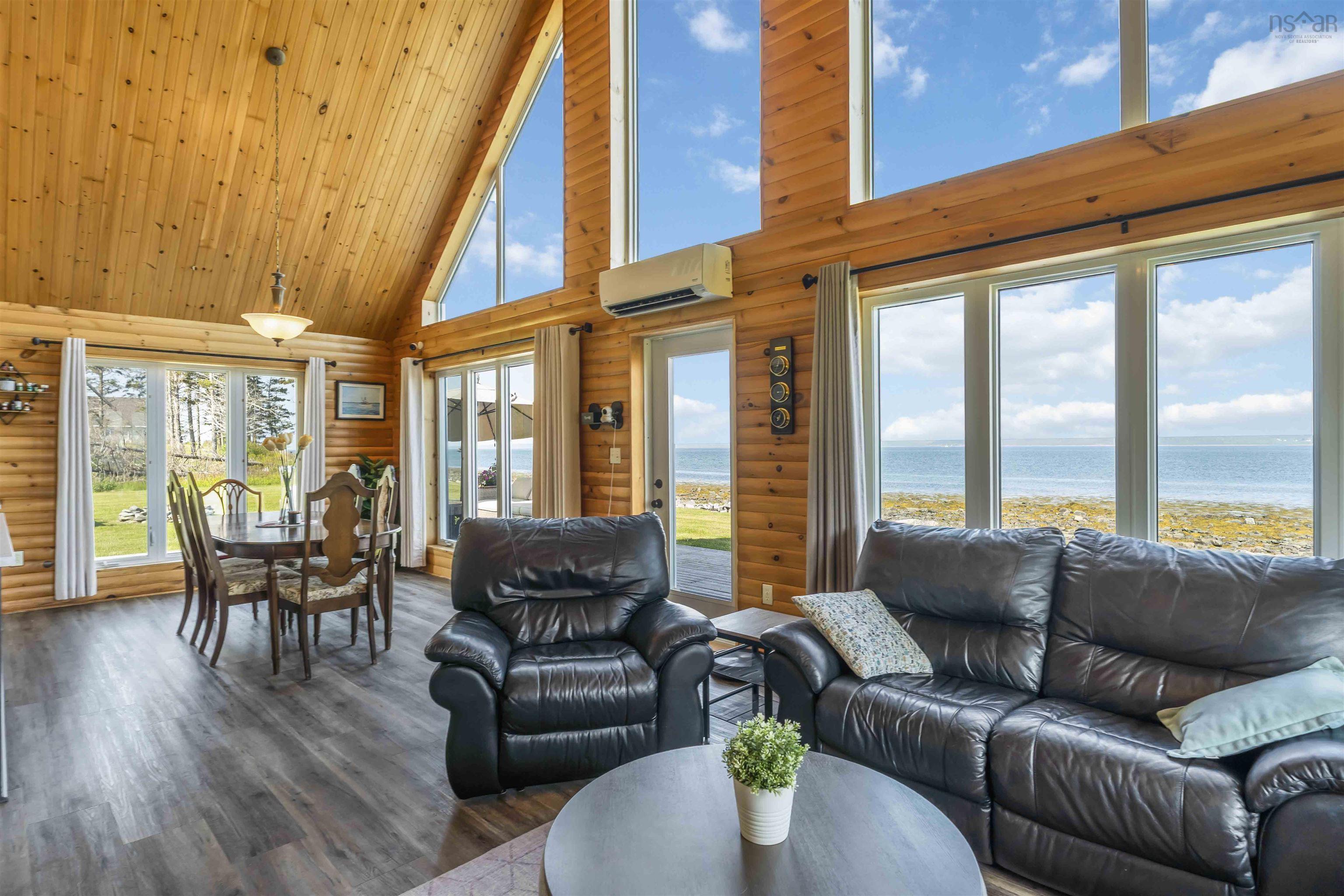 $579,900.00: 463 Fort Point Road, Weymouth North