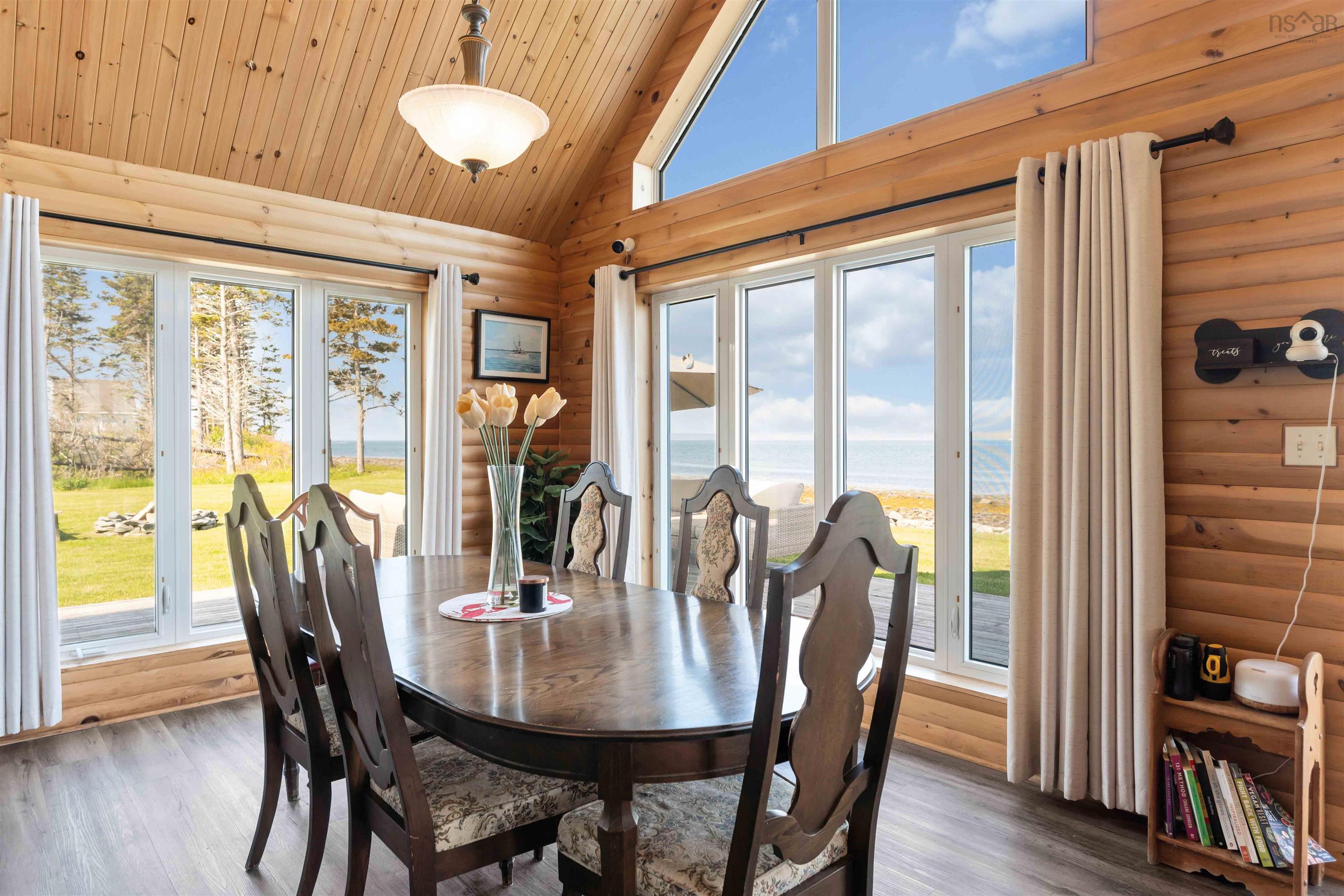 $579,900.00: 463 Fort Point Road, Weymouth North