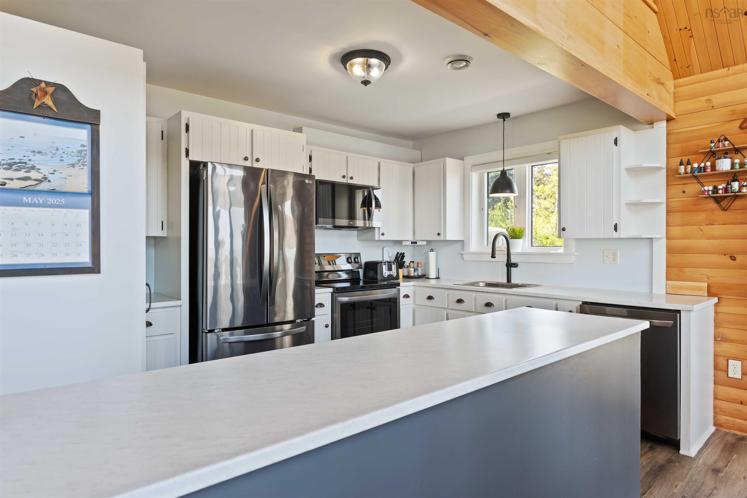 $579,900.00: 463 Fort Point Road, Weymouth North